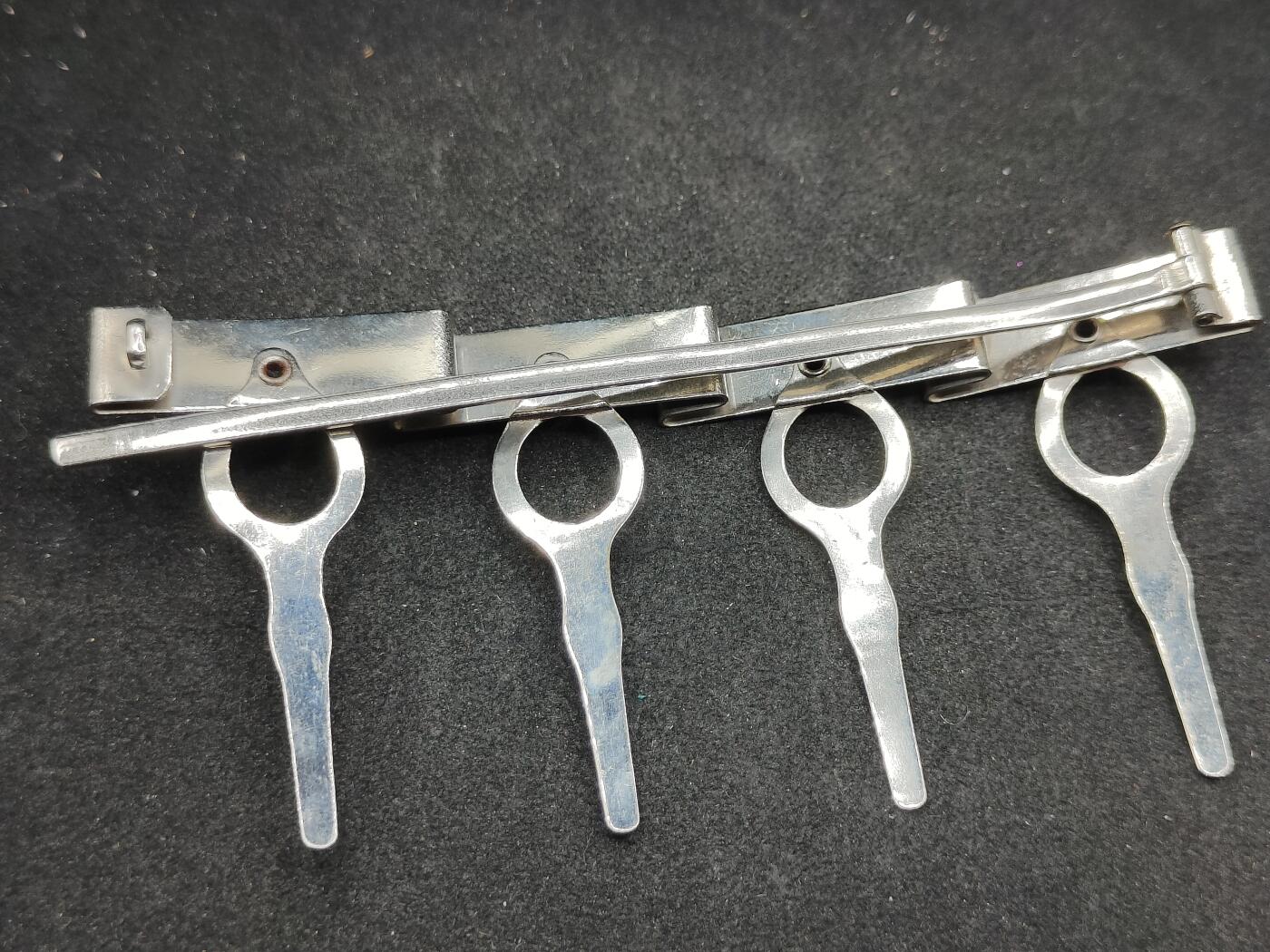 全场0元起拍 第172期 咸鱼国勋章拍卖专场 7月10日（周三）下午6：00开始 日本战时钢质4连挂