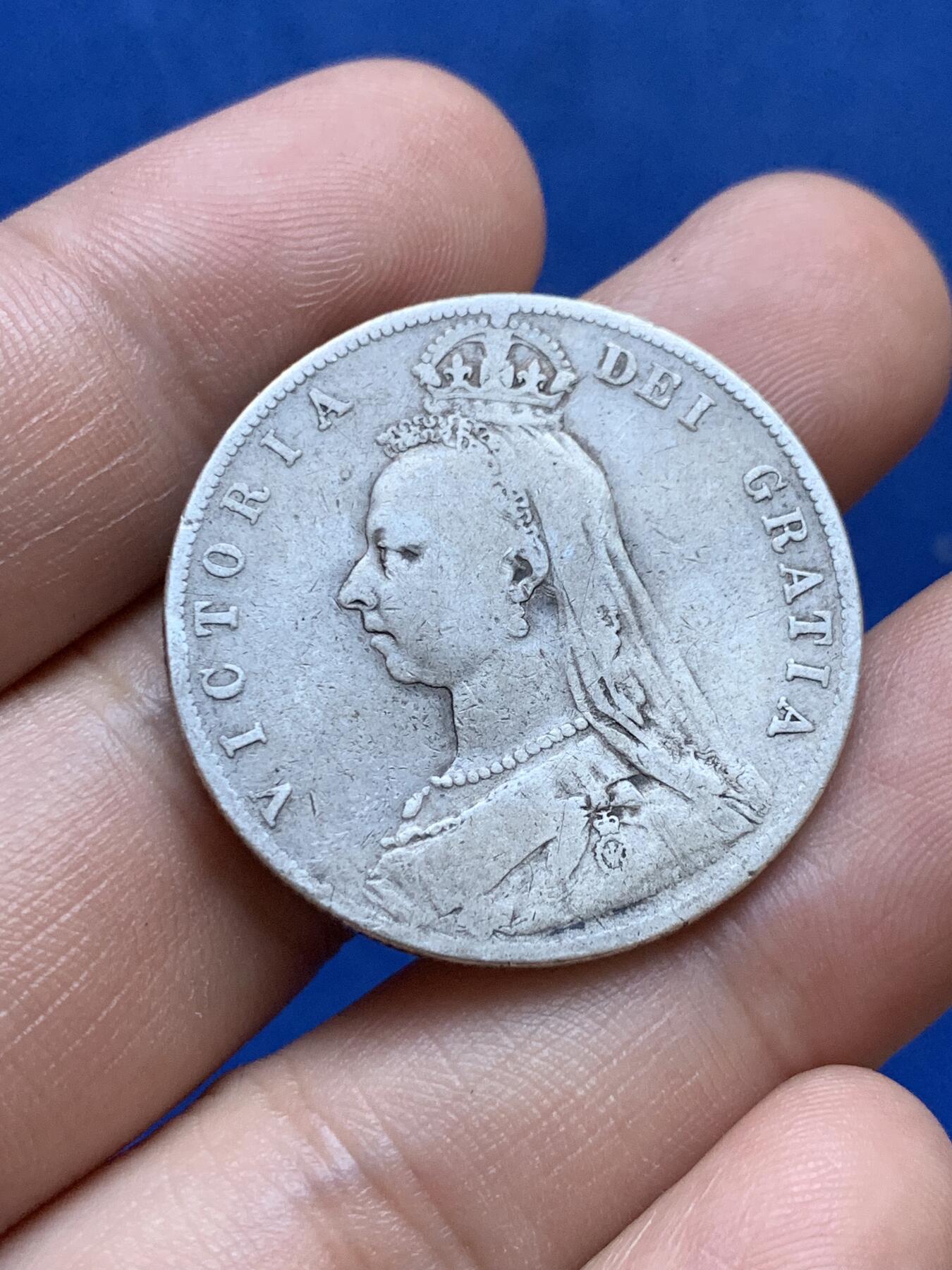 《竞宝斋》第287场-周六， 周日，周一 3场连拍 （全场包邮） 两枚一组 英国维多利亚女王半克朗银币 1890年+1888年