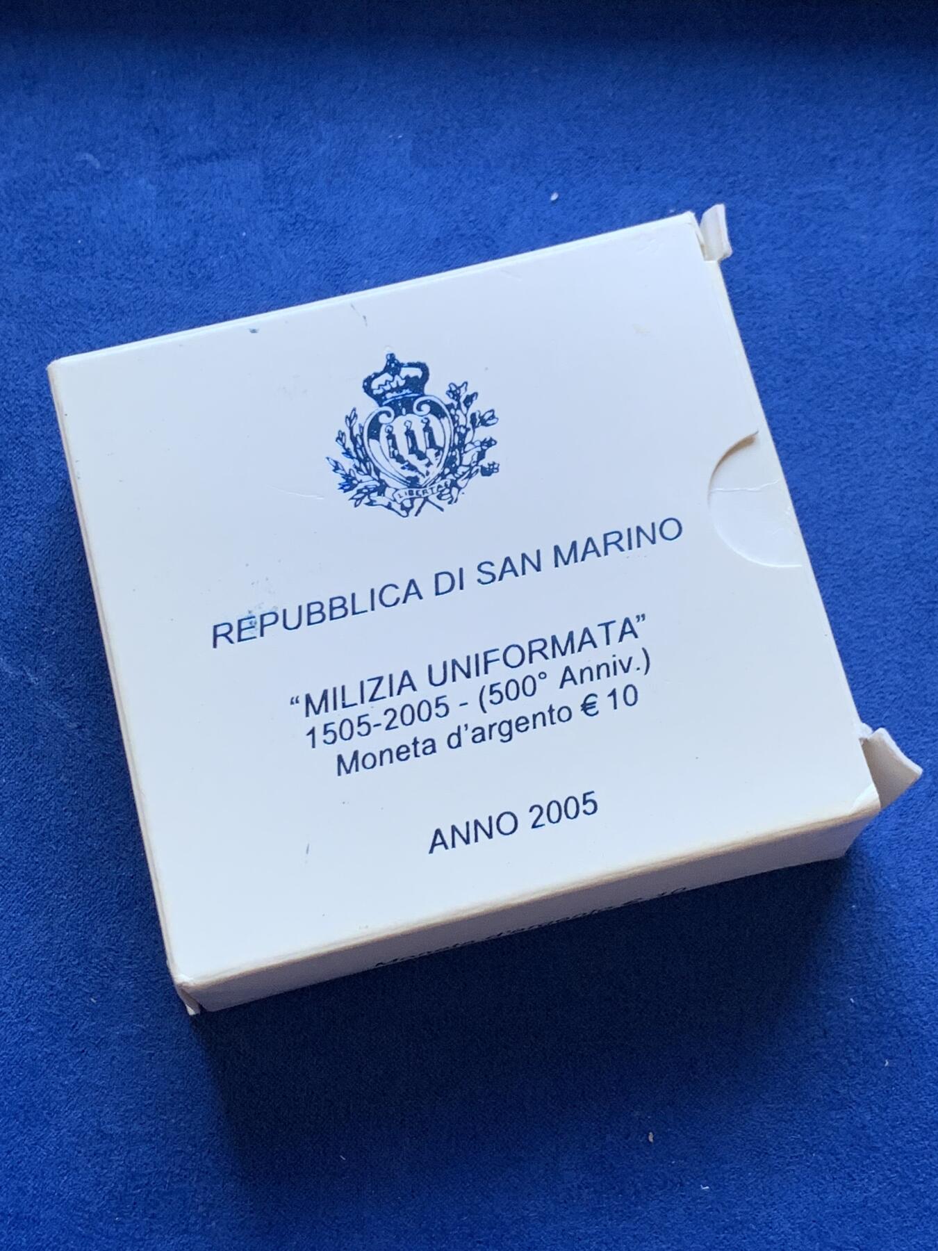 《竞宝斋》第287场-周六， 周日，周一 3场连拍 （全场包邮） 圣马力诺2005年穿制服的民兵10欧元银币 带盒