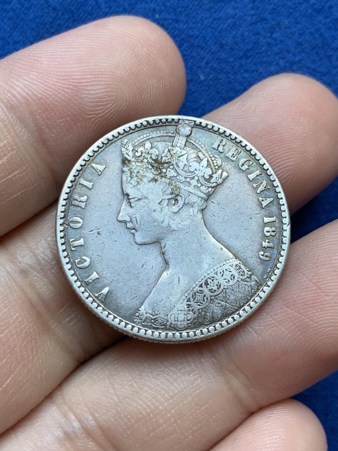 《竞宝斋》第287场-周六， 周日，周一 3场连拍 （全场包邮） 1849年英国维多利亚无神弗洛林银币 老味道 细节很好