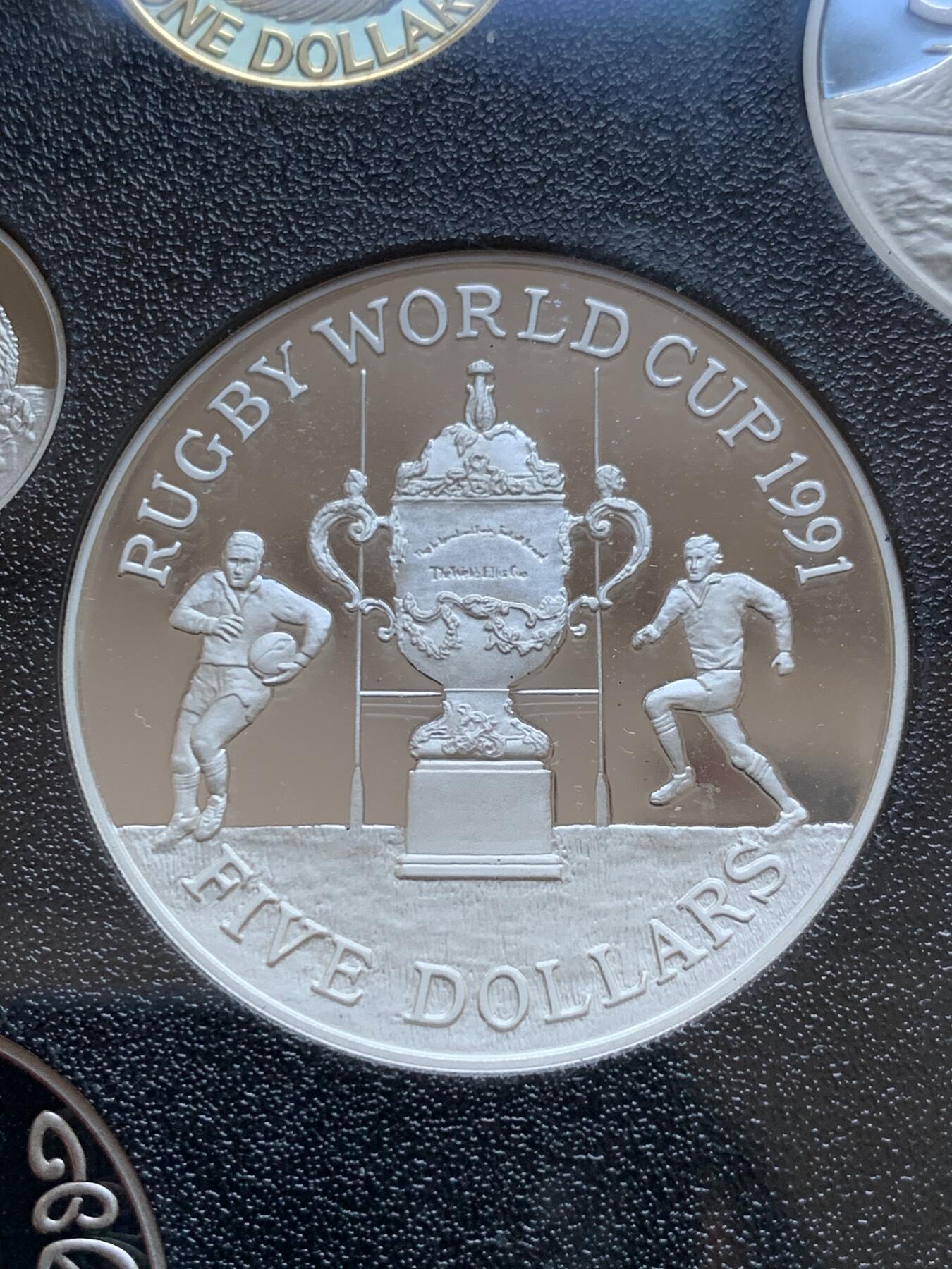 《竞宝斋》第287场-周六， 周日，周一 3场连拍 （全场包邮） 新西兰1991年精制套币 全品盒证全 最大5元为27.22克的925银币