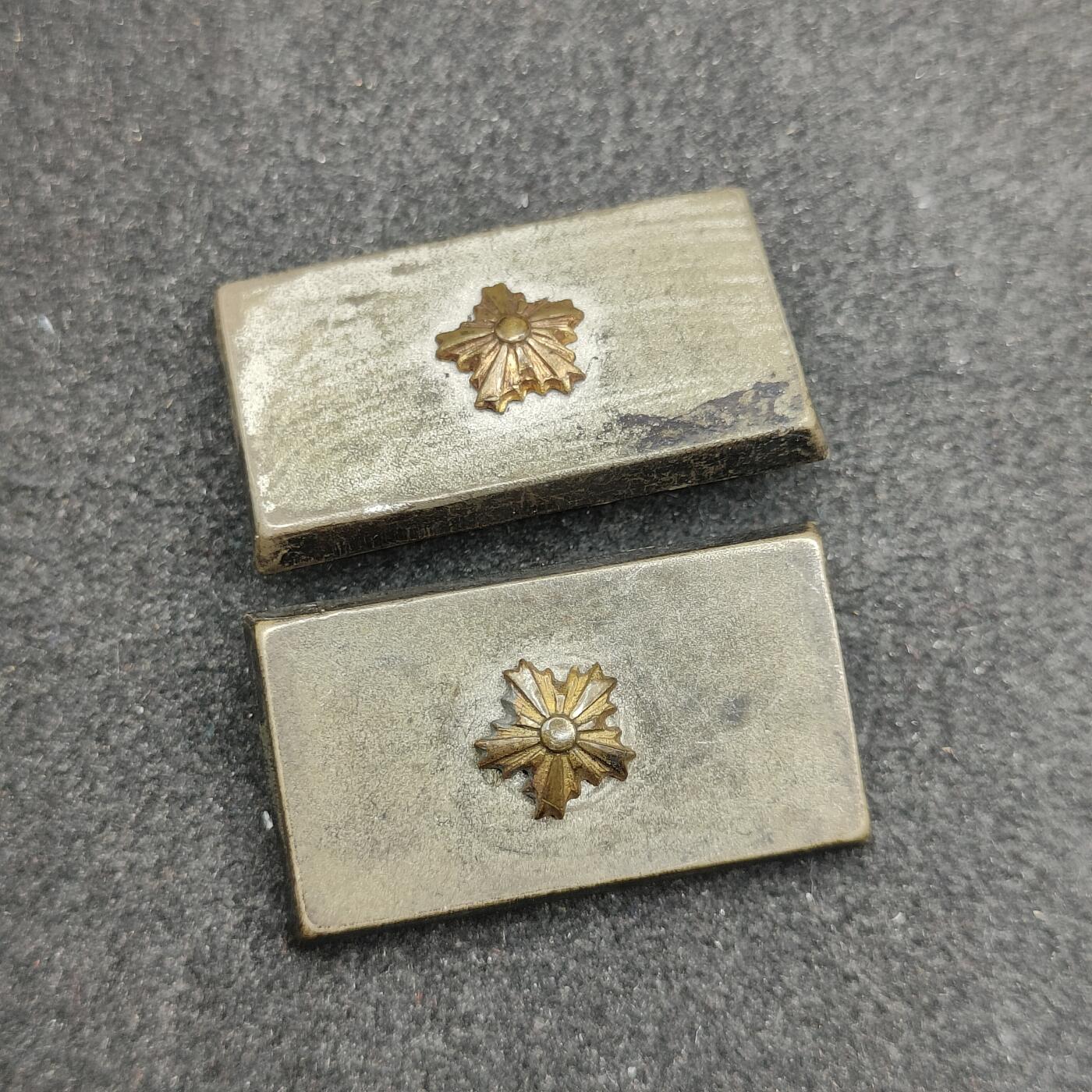 全场0元起拍 第172期 咸鱼国勋章拍卖专场 7月10日（周三）下午6：00开始 日本警察领章一对