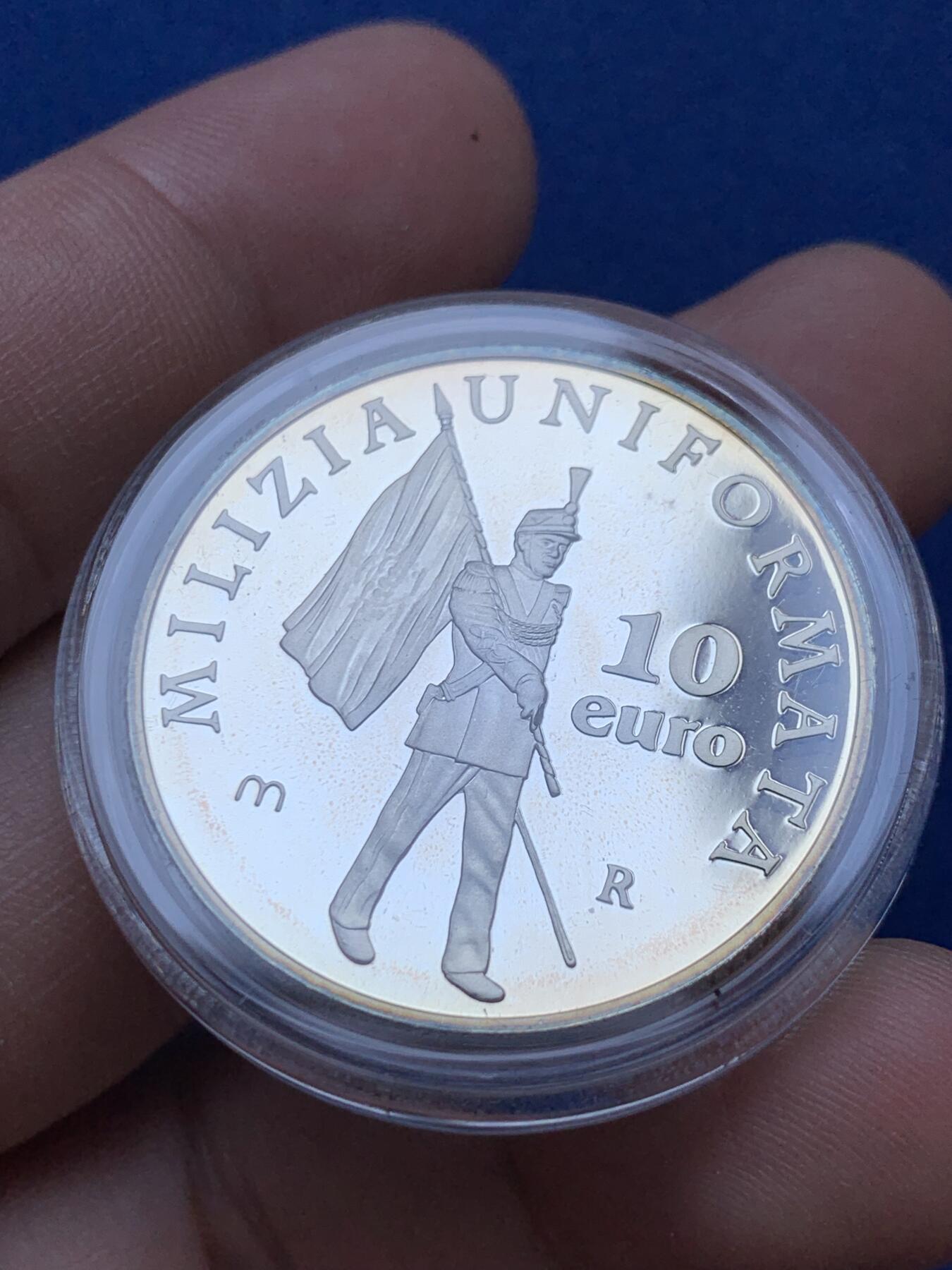 《竞宝斋》第287场-周六， 周日，周一 3场连拍 （全场包邮） 圣马力诺2005年穿制服的民兵10欧元银币 带盒