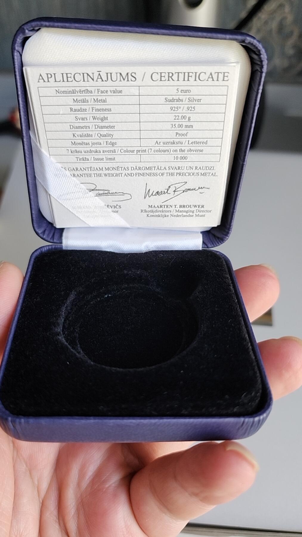 《竞宝斋》第287场-周六， 周日，周一 3场连拍 （全场包邮） NGC PF69UC 拉脱维亚2014年发行波罗的海之路独立25周年彩银纪念币 5欧精制币 盒证齐全 22g 限量10000枚 2015届“星光璀璨”硬币之星大奖之最佳银币第二名 2016年度克劳斯世界硬币大奖赛之年度最佳当代事件币奖