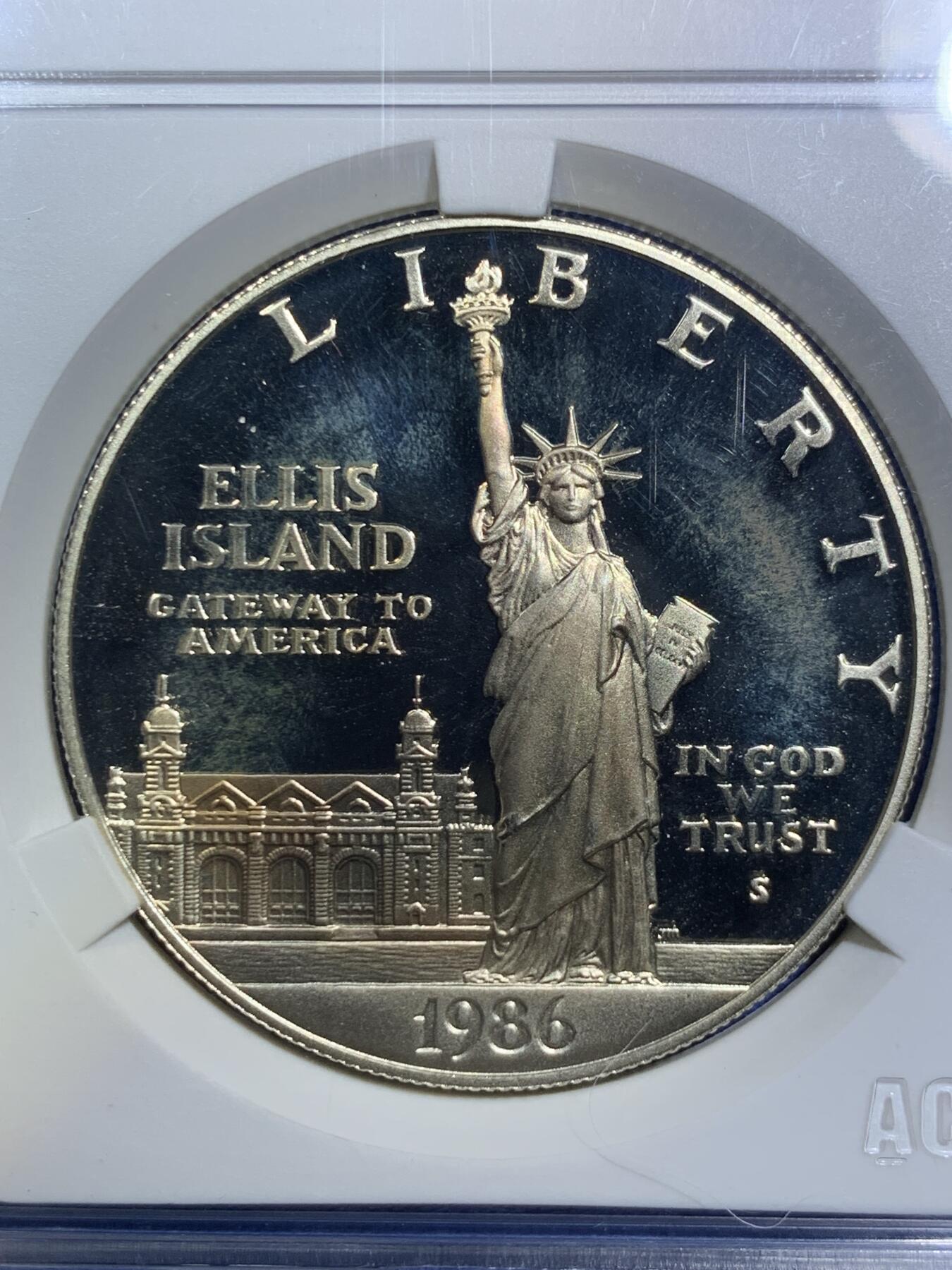 《竞宝斋》第287场-周六， 周日，周一 3场连拍 （全场包邮） 两枚一组 ACG PF67/68 美国1986年自由女神像百年组合 大的为银币  均为精制币