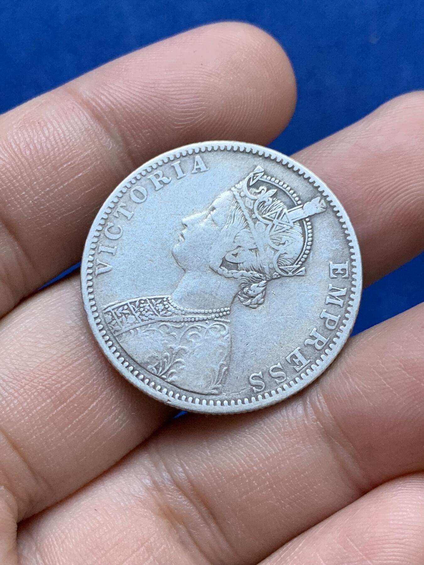 《竞宝斋》第287场-周六， 周日，周一 3场连拍 （全场包邮） 印度1889年维多利亚女王经典头像1卢比 917银 11.7克