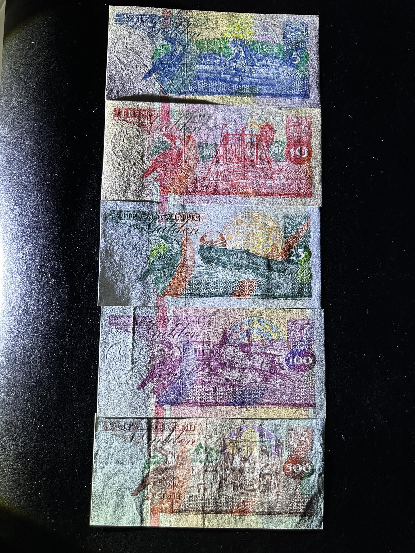 《外钞收藏家》第三百八十九期 苏里南5张一起 有新有旧