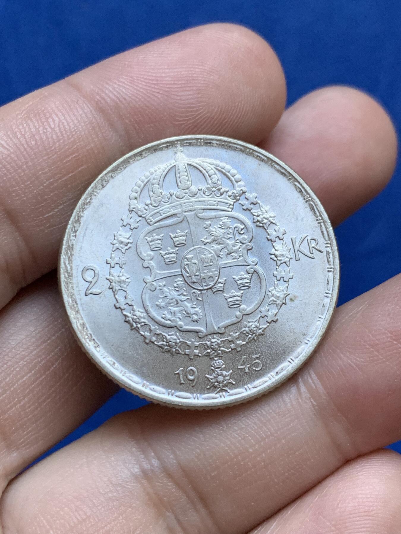 《竞宝斋》第287场-周六， 周日，周一 3场连拍 （全场包邮） 1945年瑞典古斯塔夫5世2克朗银币 MS品