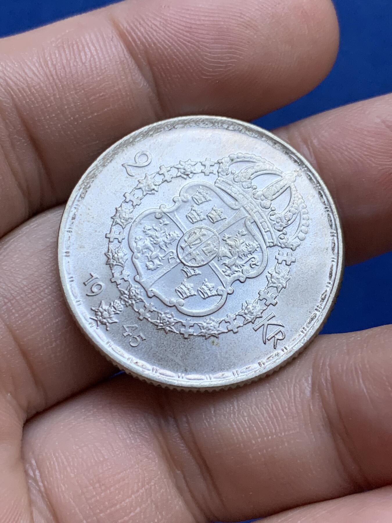 《竞宝斋》第287场-周六， 周日，周一 3场连拍 （全场包邮） 1945年瑞典古斯塔夫5世2克朗银币 MS品