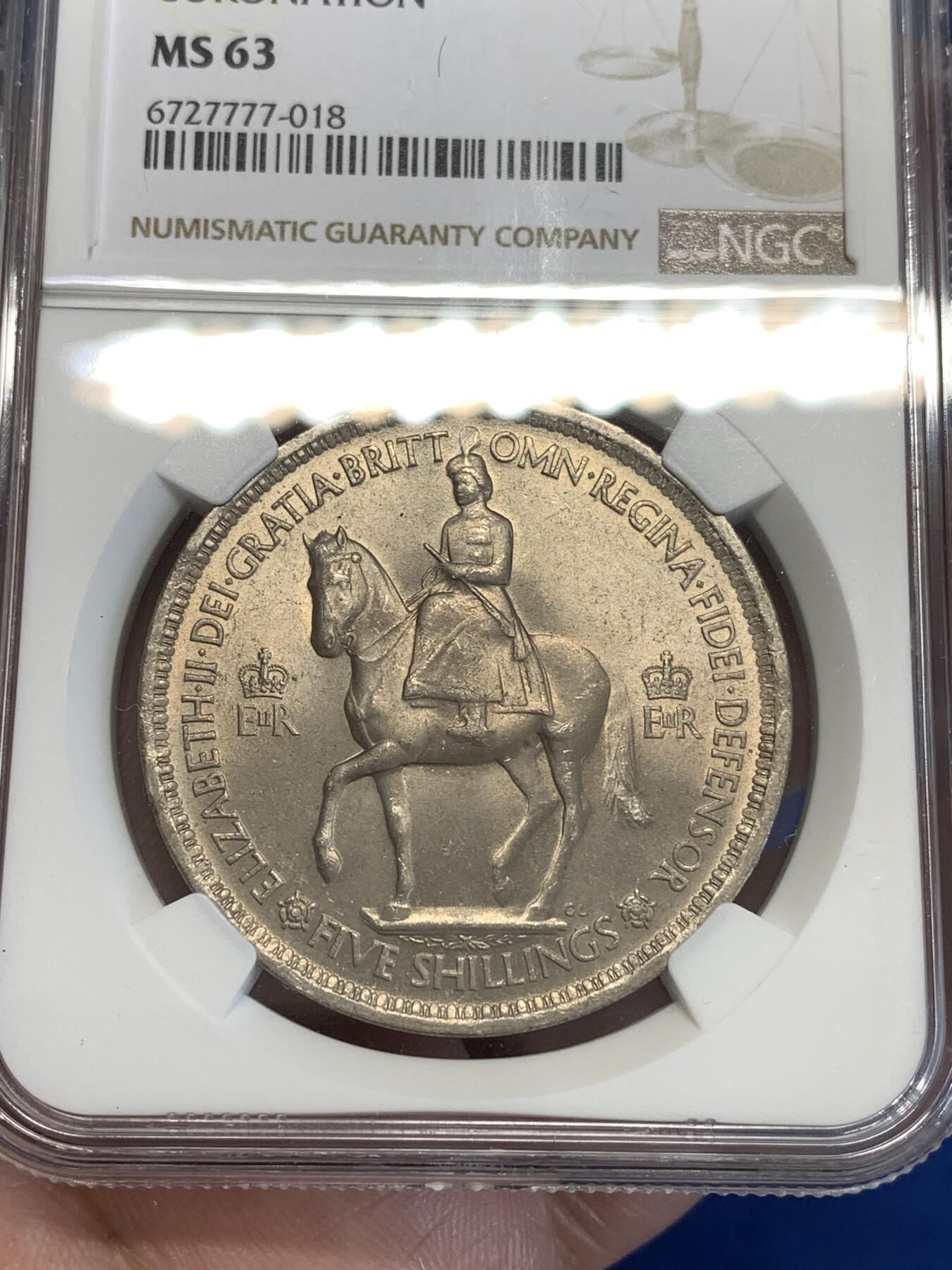 《竞宝斋》第287场-周六， 周日，周一 3场连拍 （全场包邮） NGC MS63 英国1953年伊丽莎白二世登基纪念克朗 背面有类镜面感 这个品种少见