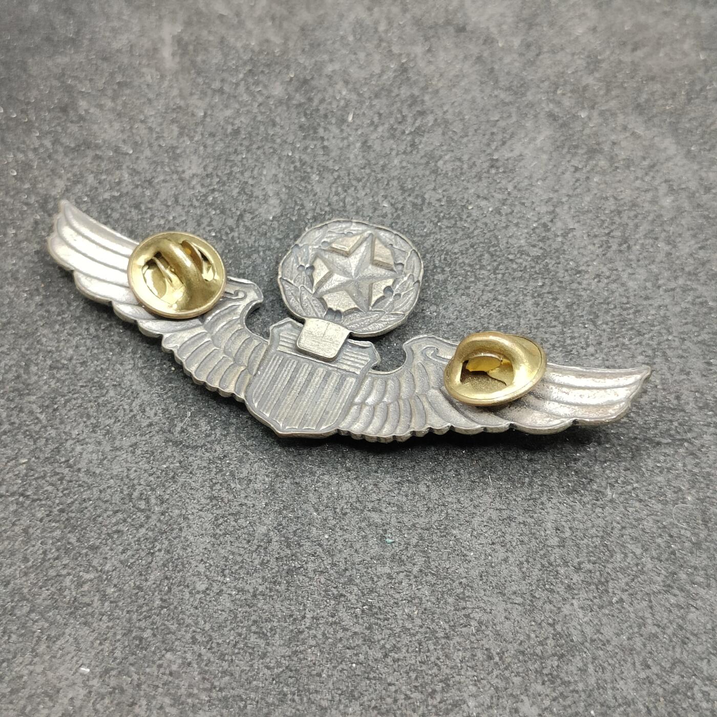 全场0元起拍 第172期 咸鱼国勋章拍卖专场 7月10日（周三）下午6：00开始 美国空军技能章 飞翼