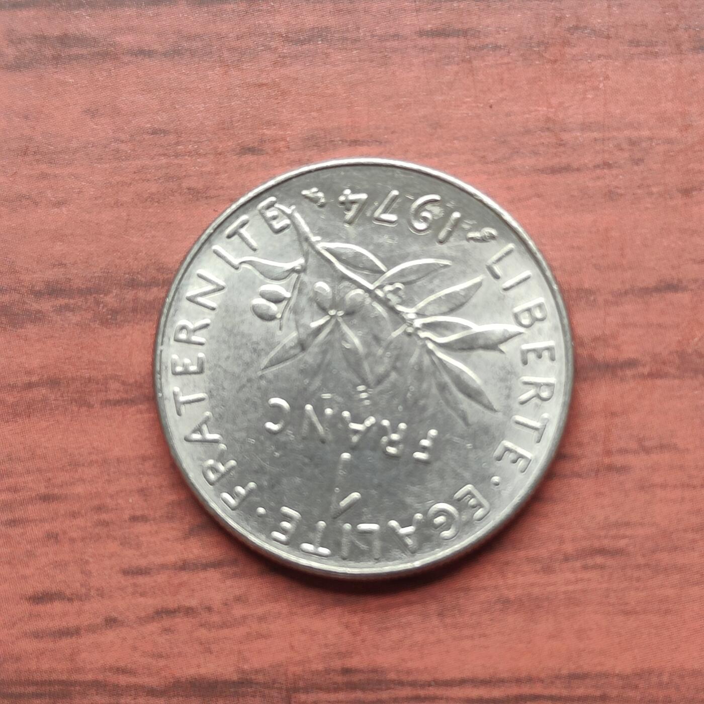 英雄古币捡漏专场第一期无押金可累计捡漏，全场50包邮，偏远地区除外。 法国一法郎。