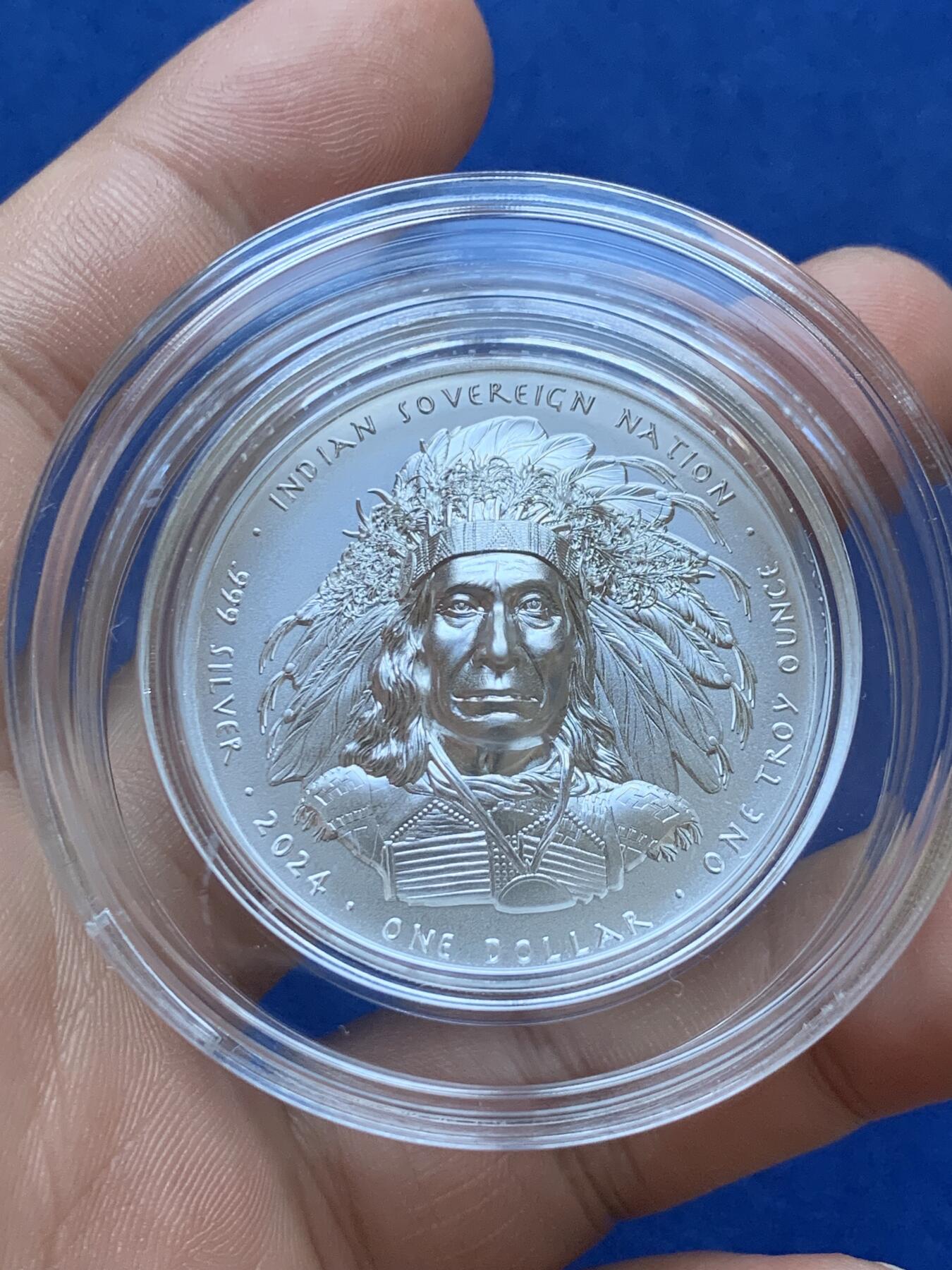 《竞宝斋》第287场-周六， 周日，周一 3场连拍 （全场包邮） 美国2024年发行的印第安酋长系列4“红云”1美元纪念银币 1盎司 超高浮雕工艺 限量2500枚