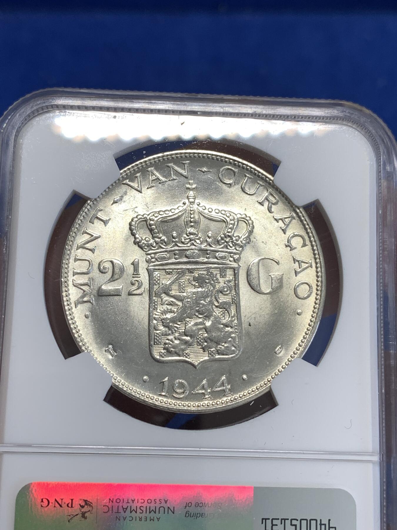 《竞宝斋》第287场-周六， 周日，周一 3场连拍 （全场包邮） NGC UNC 荷属库拉索1944年威廉明娜女王2.5盾大银币，严评没给分