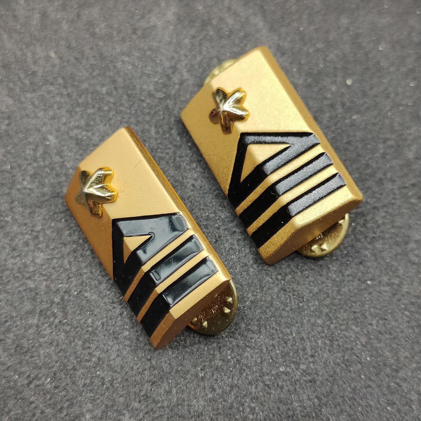 全场0元起拍 第172期 咸鱼国勋章拍卖专场 7月10日（周三）下午6：00开始 日本陆自下士官领章