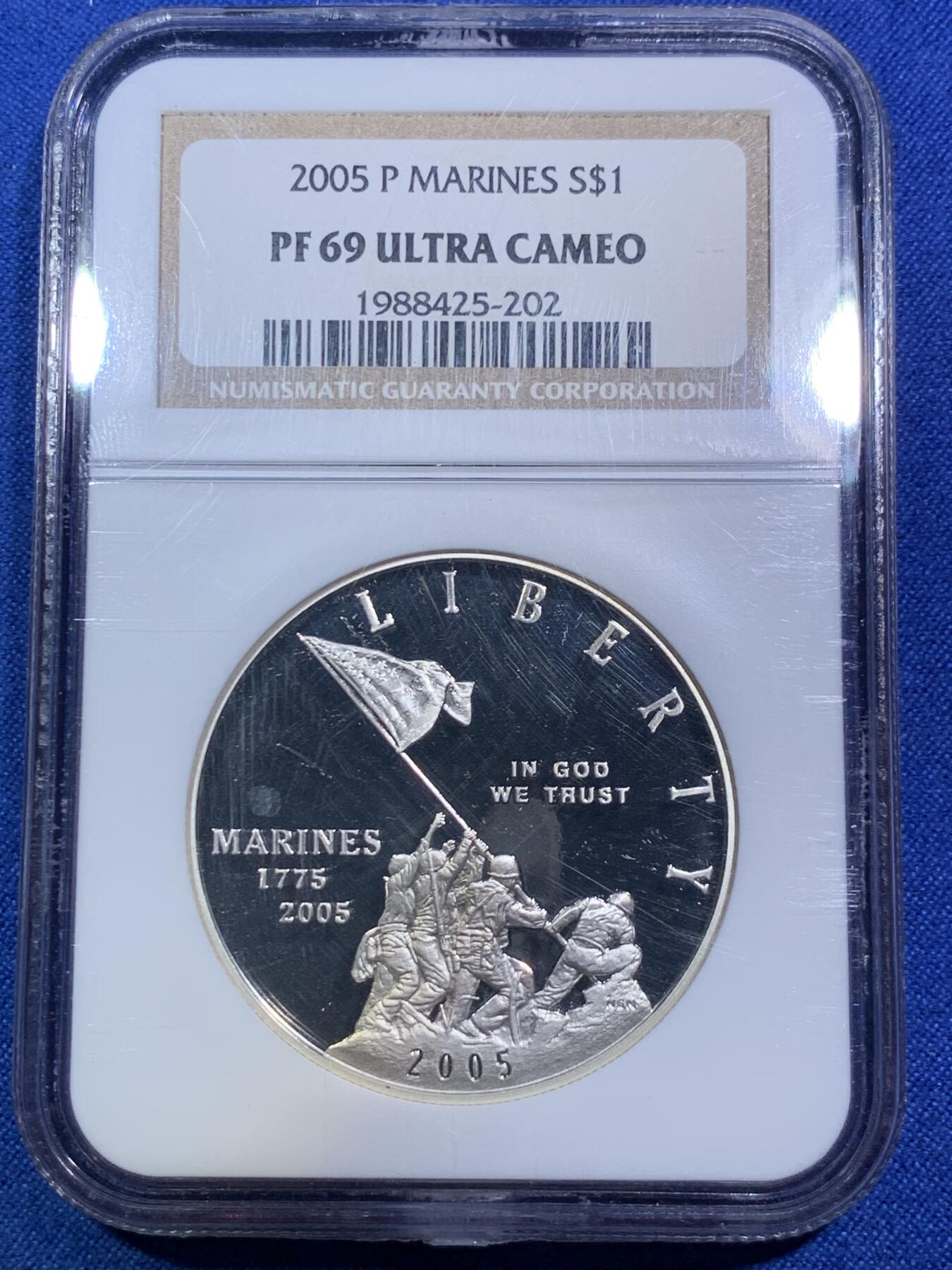 《竞宝斋》第287场-周六， 周日，周一 3场连拍 （全场包邮） NGC PF69U 美国2005年发行海军陆战队成立230周年纪念银币 1美元精制币 26.73g 2007年度克劳斯世界硬币大奖赛之年度最佳克朗奖 最佳硬币奖双料冠军币