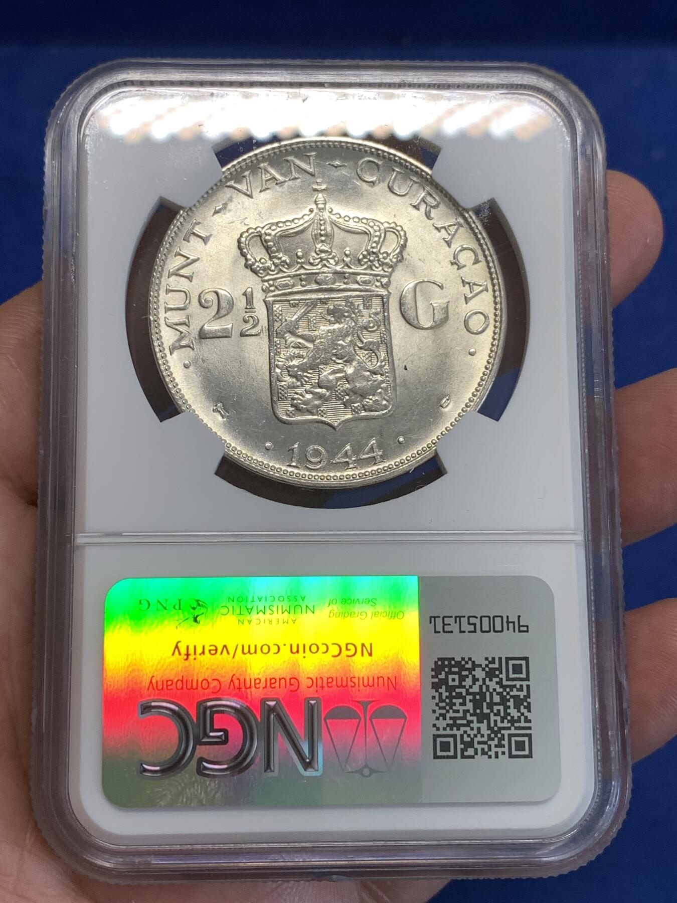 《竞宝斋》第287场-周六， 周日，周一 3场连拍 （全场包邮） NGC UNC 荷属库拉索1944年威廉明娜女王2.5盾大银币，严评没给分