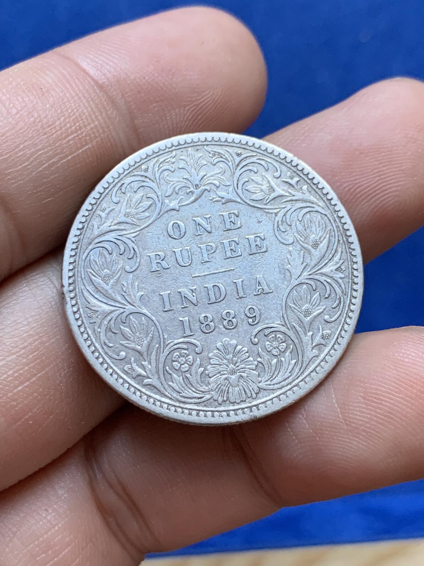 《竞宝斋》第287场-周六， 周日，周一 3场连拍 （全场包邮） 印度1889年维多利亚女王经典头像1卢比 917银 11.7克