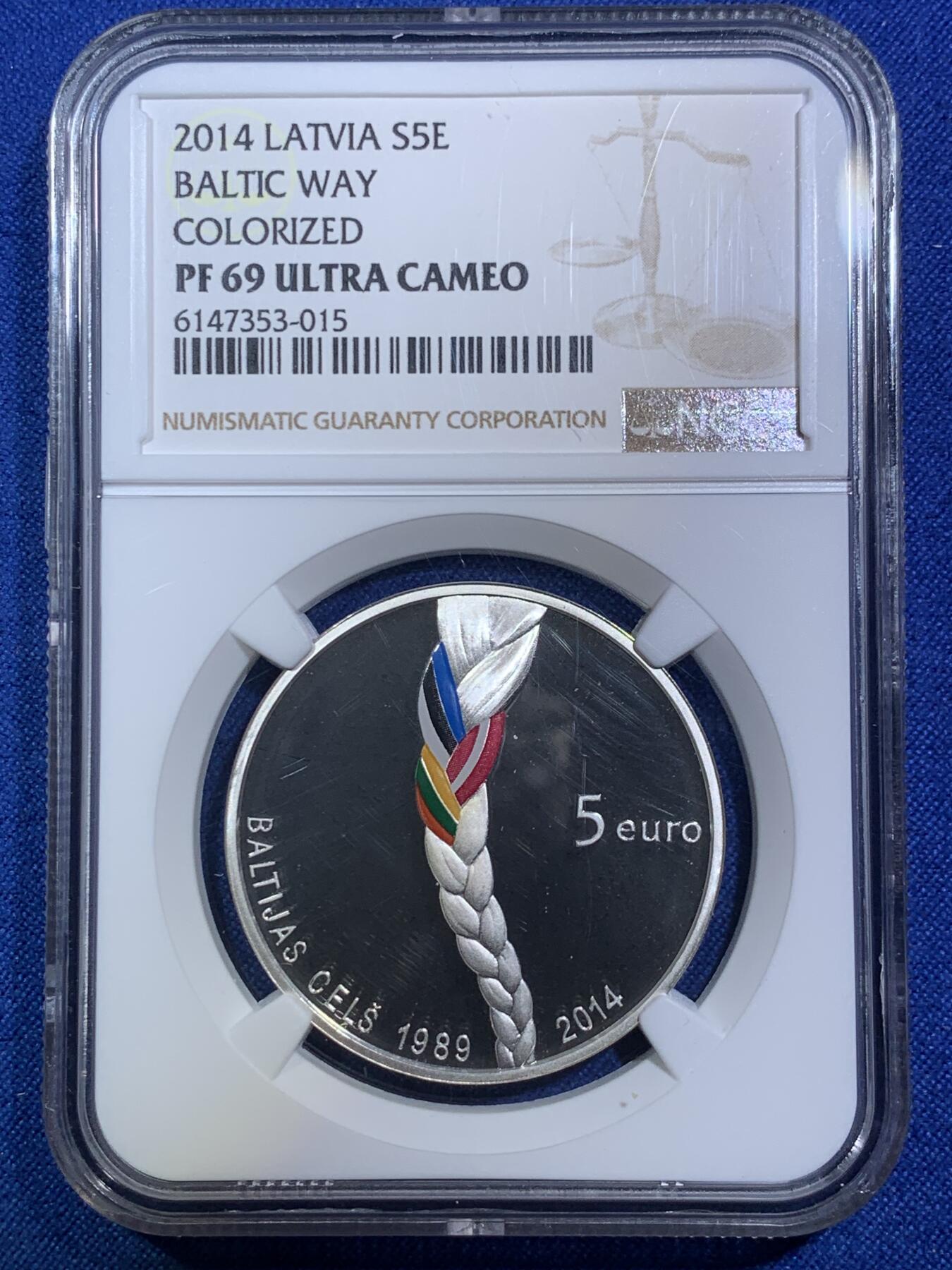 《竞宝斋》第287场-周六， 周日，周一 3场连拍 （全场包邮） NGC PF69UC 拉脱维亚2014年发行波罗的海之路独立25周年彩银纪念币 5欧精制币 盒证齐全 22g 限量10000枚 2015届“星光璀璨”硬币之星大奖之最佳银币第二名 2016年度克劳斯世界硬币大奖赛之年度最佳当代事件币奖