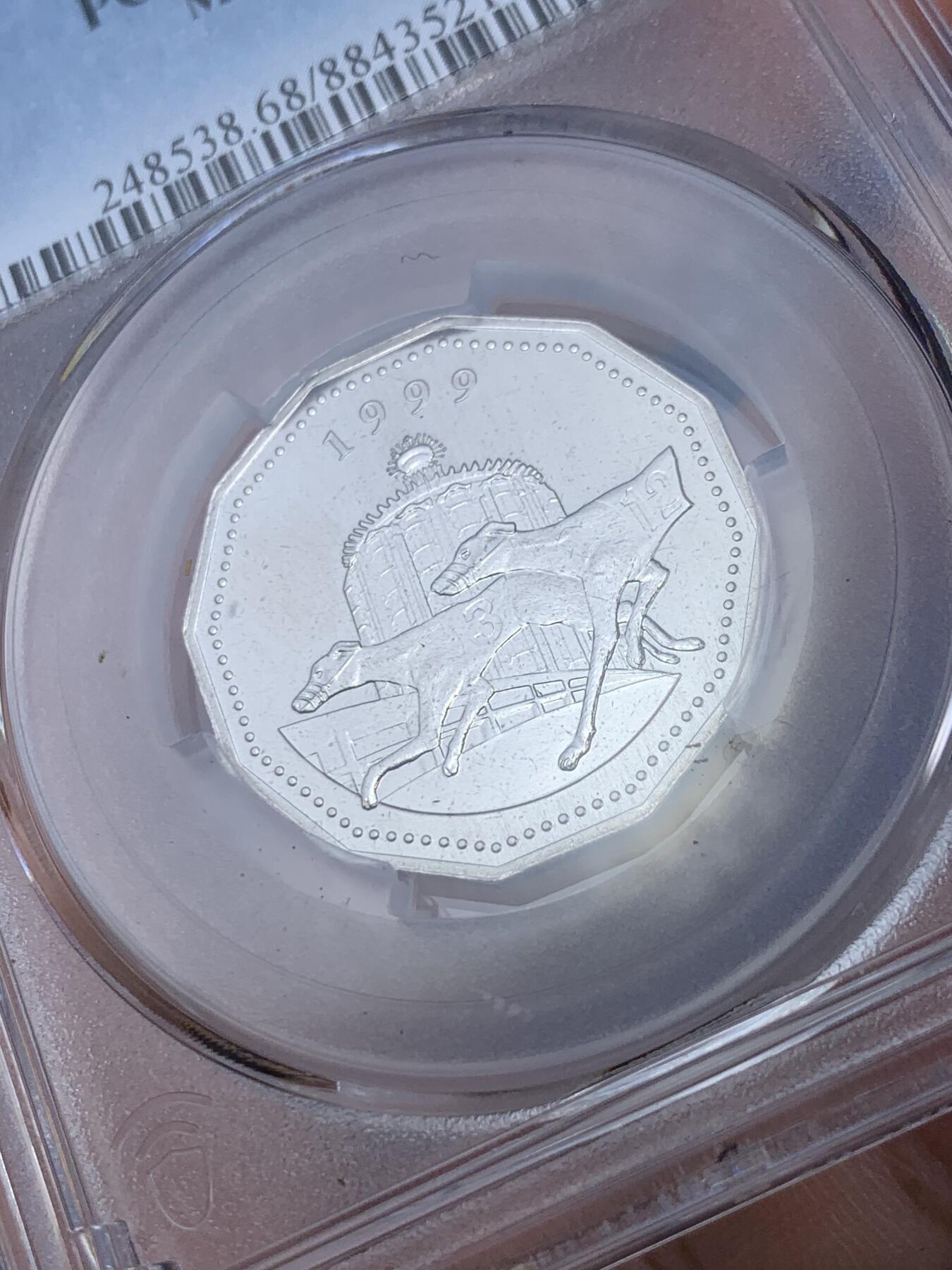 《竞宝斋》第287场-周六， 周日，周一 3场连拍 （全场包邮） PCGS金盾 MS68 澳门1999年纪念澳门回归加拿大造币厂制造赛狗纪念5元镍币亚军分