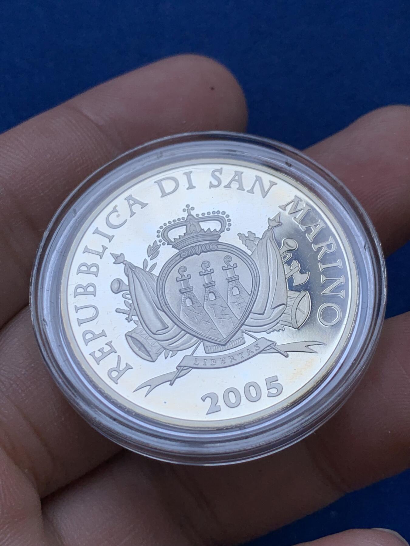 《竞宝斋》第287场-周六， 周日，周一 3场连拍 （全场包邮） 圣马力诺2005年穿制服的民兵10欧元银币 带盒