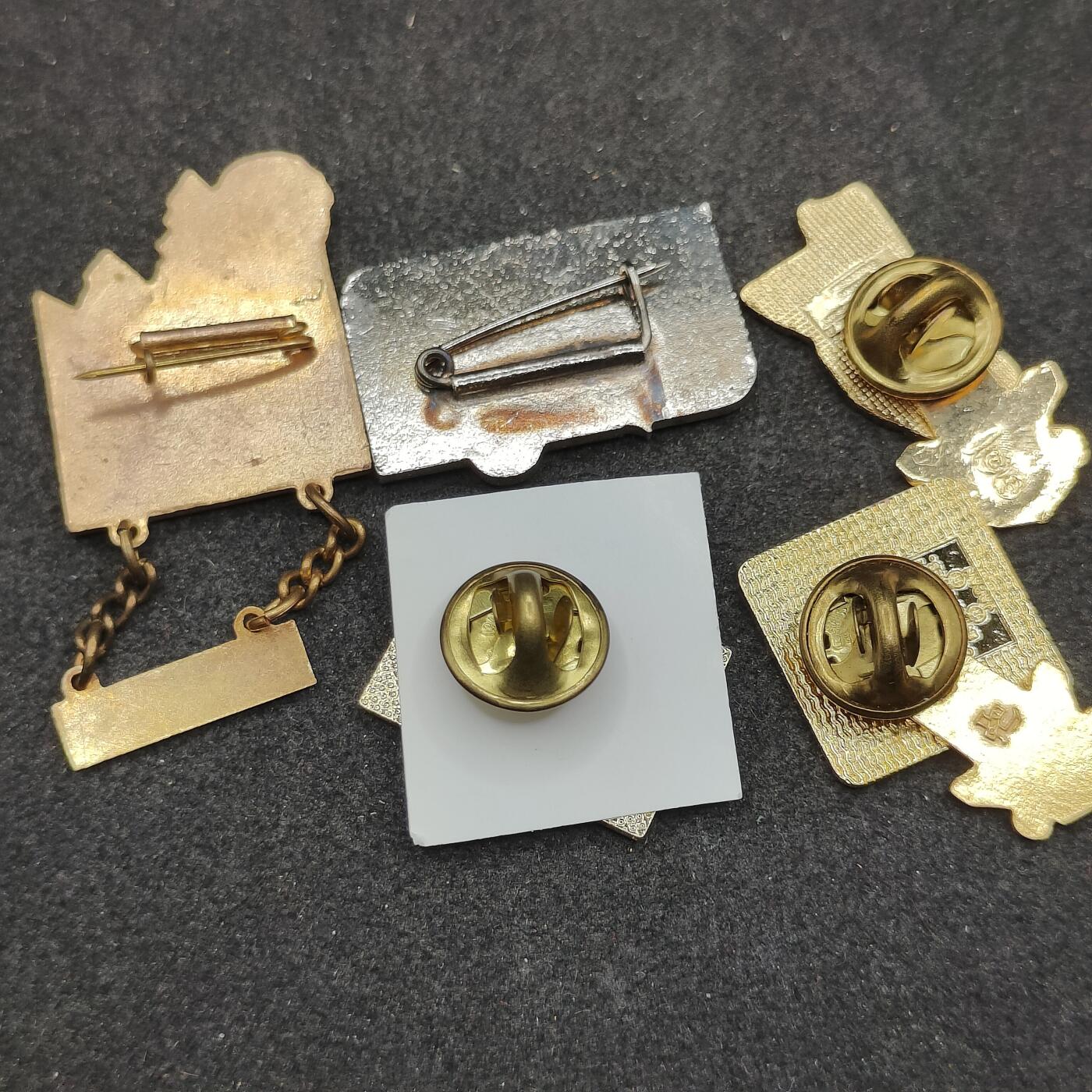 全场0元起拍 第172期 咸鱼国勋章拍卖专场 7月10日（周三）下午6：00开始 国际狮子会徽章一组五个