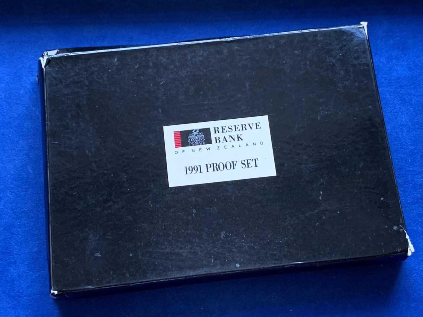 《竞宝斋》第287场-周六， 周日，周一 3场连拍 （全场包邮） 新西兰1991年精制套币 全品盒证全 最大5元为27.22克的925银币