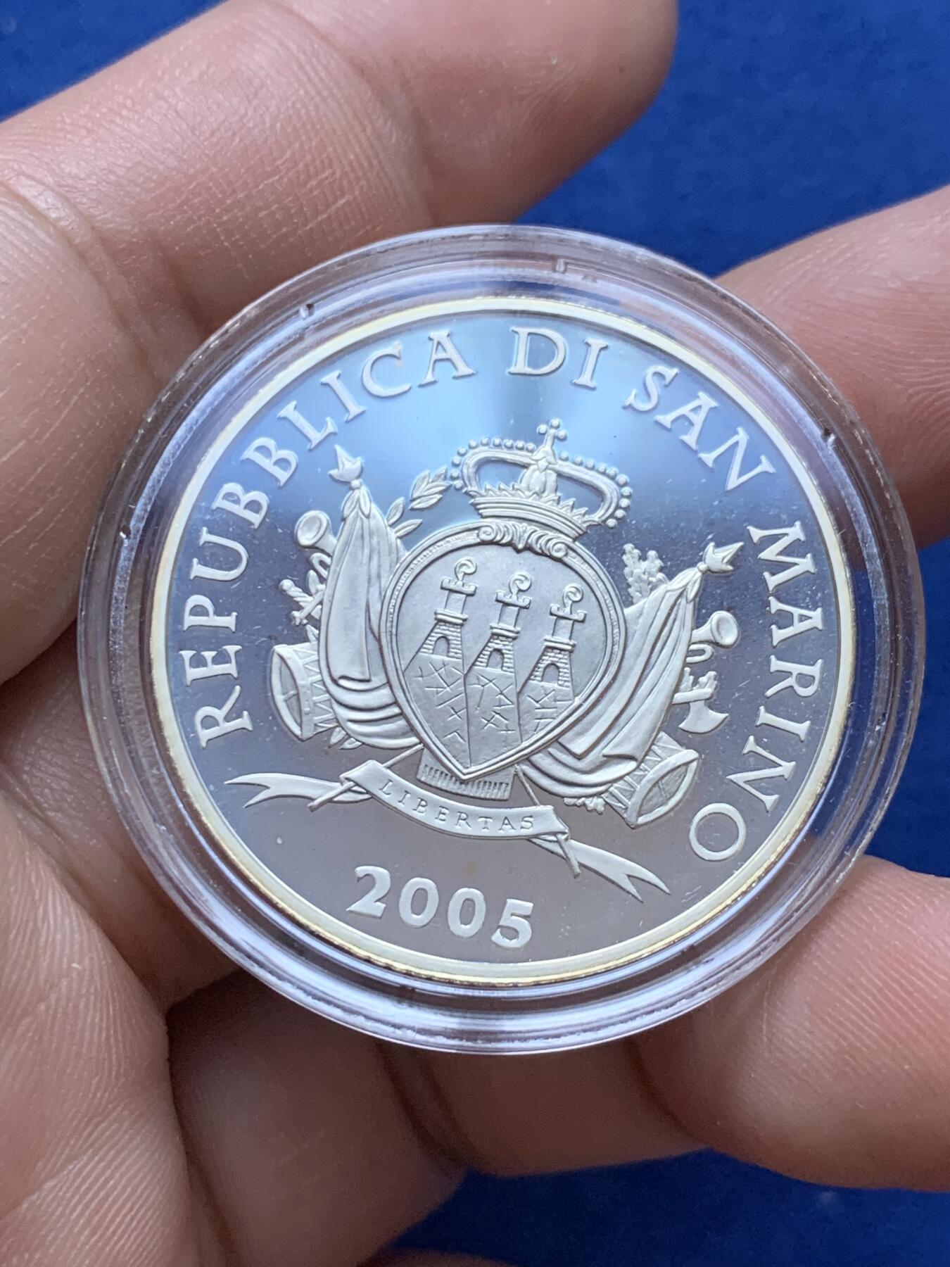 《竞宝斋》第287场-周六， 周日，周一 3场连拍 （全场包邮） 圣马力诺2005年穿制服的民兵10欧元银币 带盒