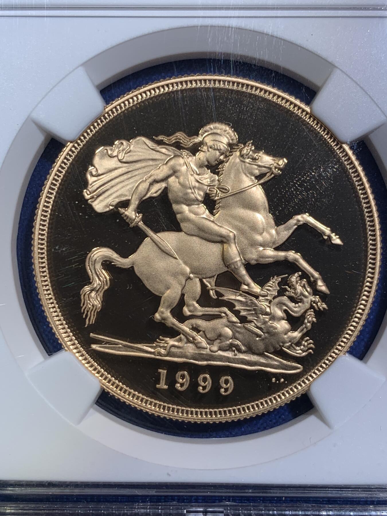 《竞宝斋》第287场-周六， 周日，周一 3场连拍 （全场包邮） NGC PF70UC 英国 1999年 5Sov 英镑 马剑金币 少见满分 39.94克 大金币 近几年上拍越来越少 大部分都在藏家手里 仅铸造991枚 2021 2003年满分成交记录3600美金