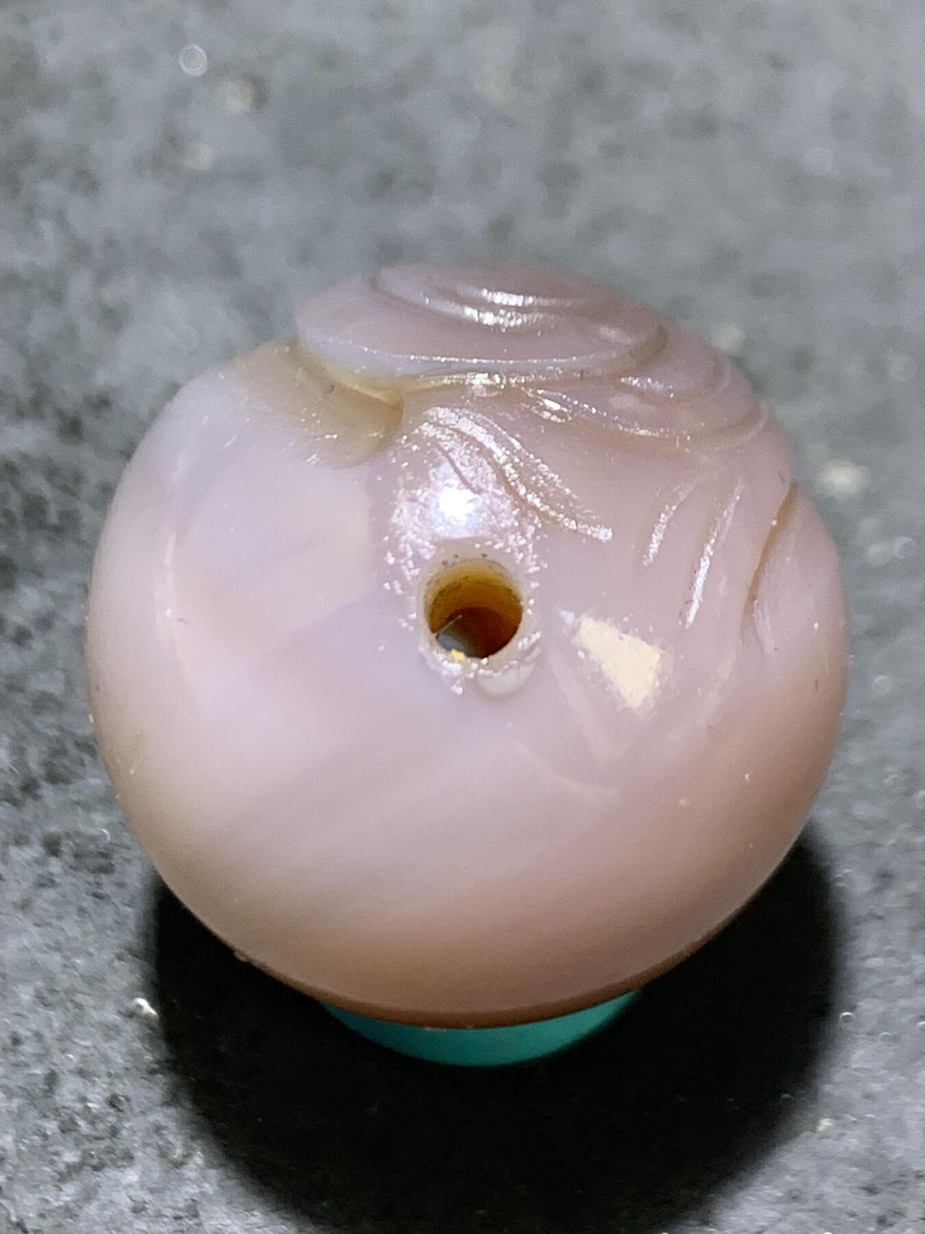 精美亚光高玉化紫罗兰巴西玛瑙手工俏色巧雕一心向佛随形圆珠一个