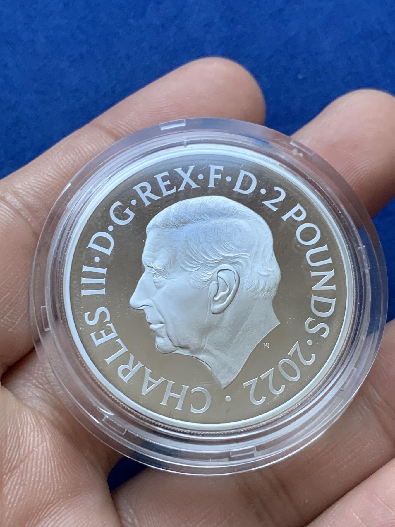 《竞宝斋》第287场-周六， 周日，周一 3场连拍 （全场包邮） 英国2022年发行查尔斯三世头像&女王逝世2英镑精制币 1盎司 盒证齐全 首枚母子双王头像共存纪念 查尔斯三世首枚法定银币