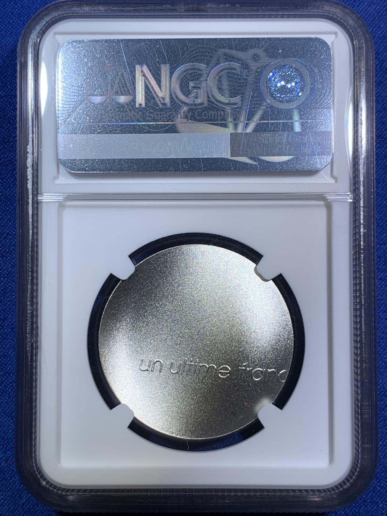 《竞宝斋》第287场-周六， 周日，周一 3场连拍 （全场包邮） NGC MS69MATTE 法国2001年发行最后的法郎 17.77g 波浪形设计 2003年度克劳斯世界硬币大奖赛之年度最佳银币奖