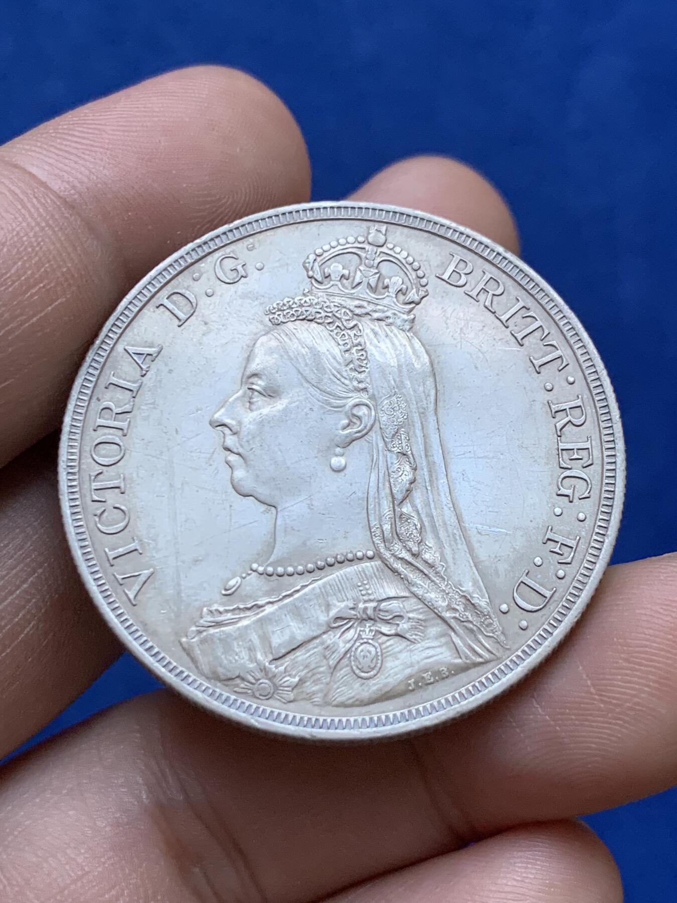 《竞宝斋》第287场-周六， 周日，周一 3场连拍 （全场包邮） 英国1887年维多利亚高冠马剑银币