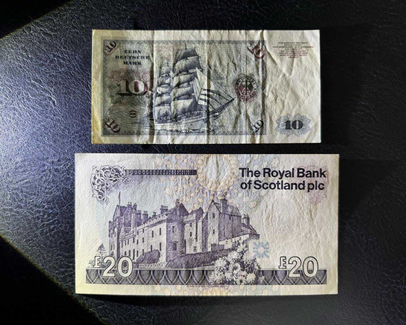 收藏联盟Quantum Auction 第359期拍卖  德国联邦1977年10马克和苏格兰皇家银行2000年20镑 品相如图