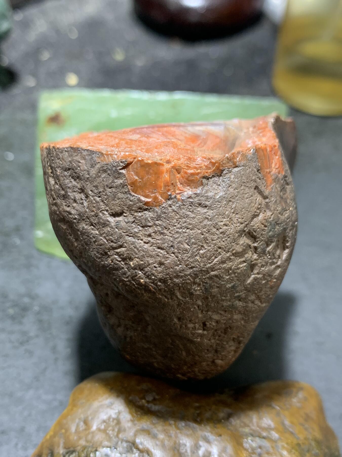 精美铁皮原皮冰飘红白大开口料南红玛瑙原石一颗，
