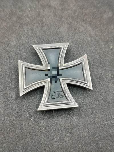 全场0元起拍 第172期 咸鱼国勋章拍卖专场 7月10日（周三）下午6：00开始 - 39版铁十字 三片式 残留白油 背后有厂标 版本自辩