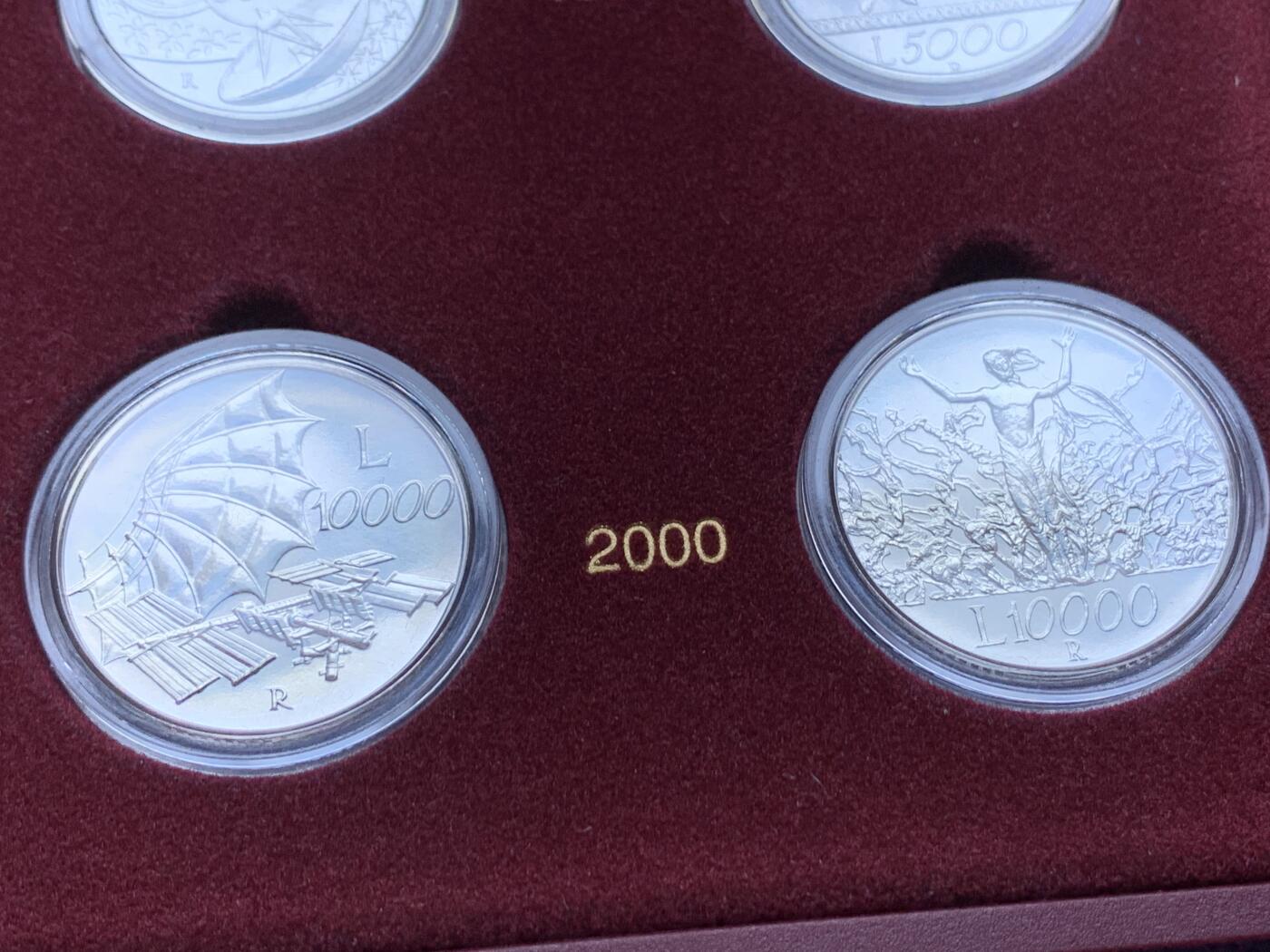 《竞宝斋》第287场-周六， 周日，周一 3场连拍 （全场包邮） 意大利6枚装纪念套币 1998年2000里拉两枚+1999年5000里拉两枚+2000年10000里拉两枚 纪念里拉 全品盒证全