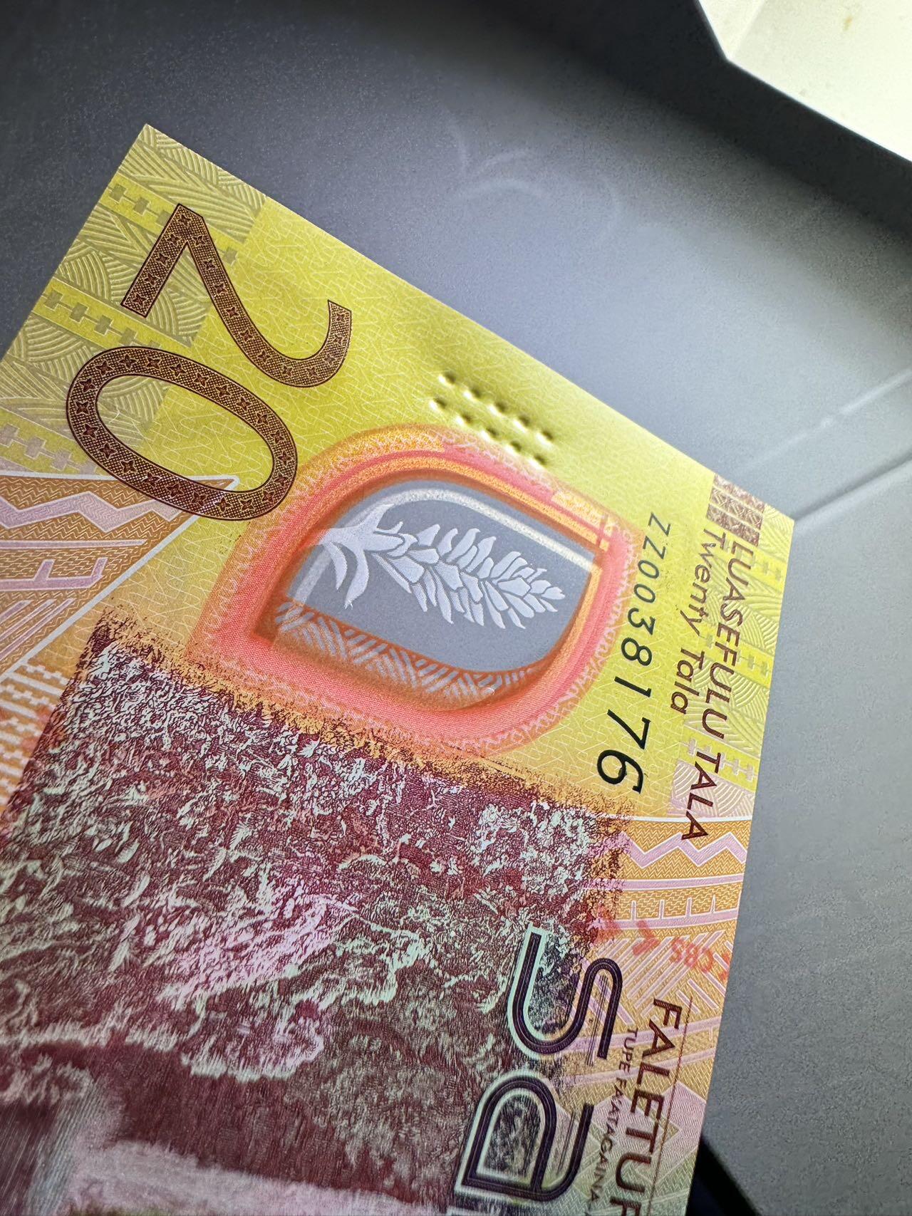 收藏联盟Quantum Auction 第359期拍卖  萨摩亚2023年20塔拉塑料钞补号 品相全新UNC 号码无4 