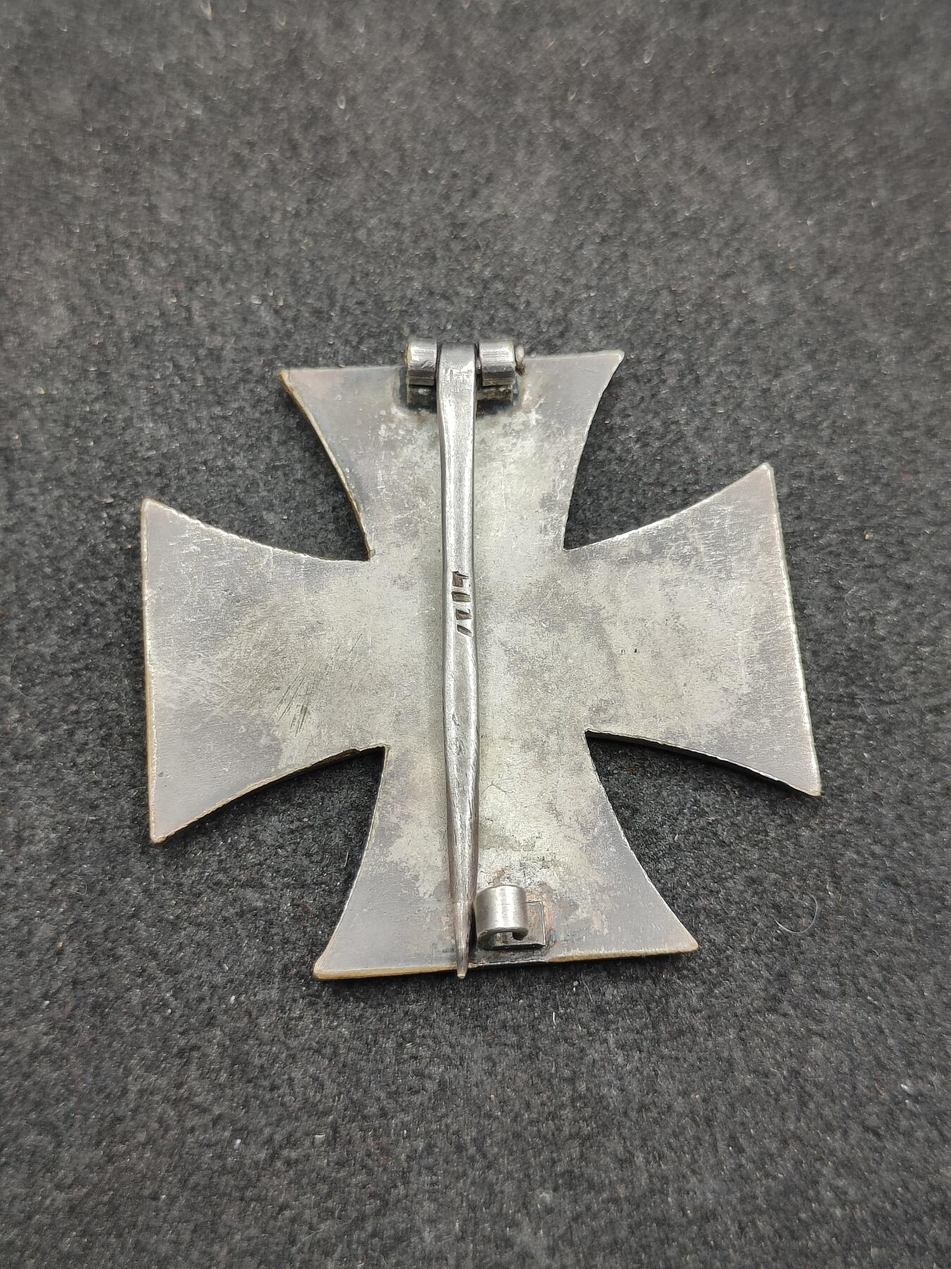 全场0元起拍 第172期 咸鱼国勋章拍卖专场 7月10日（周三）下午6：00开始 39版铁十字 三片式 残留白油 背后有厂标 版本自辩