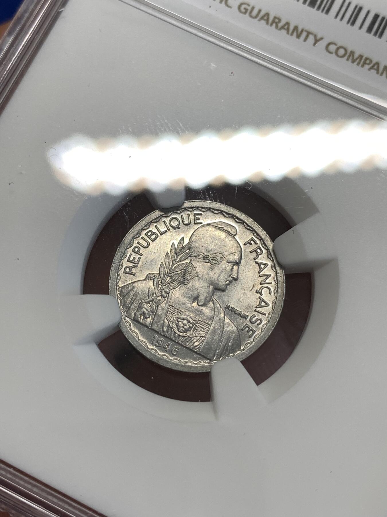 《竞宝斋》第288场-周六， 周日，周一 3场连拍 （全场包邮） NGC MS64 法属印支1946年5分