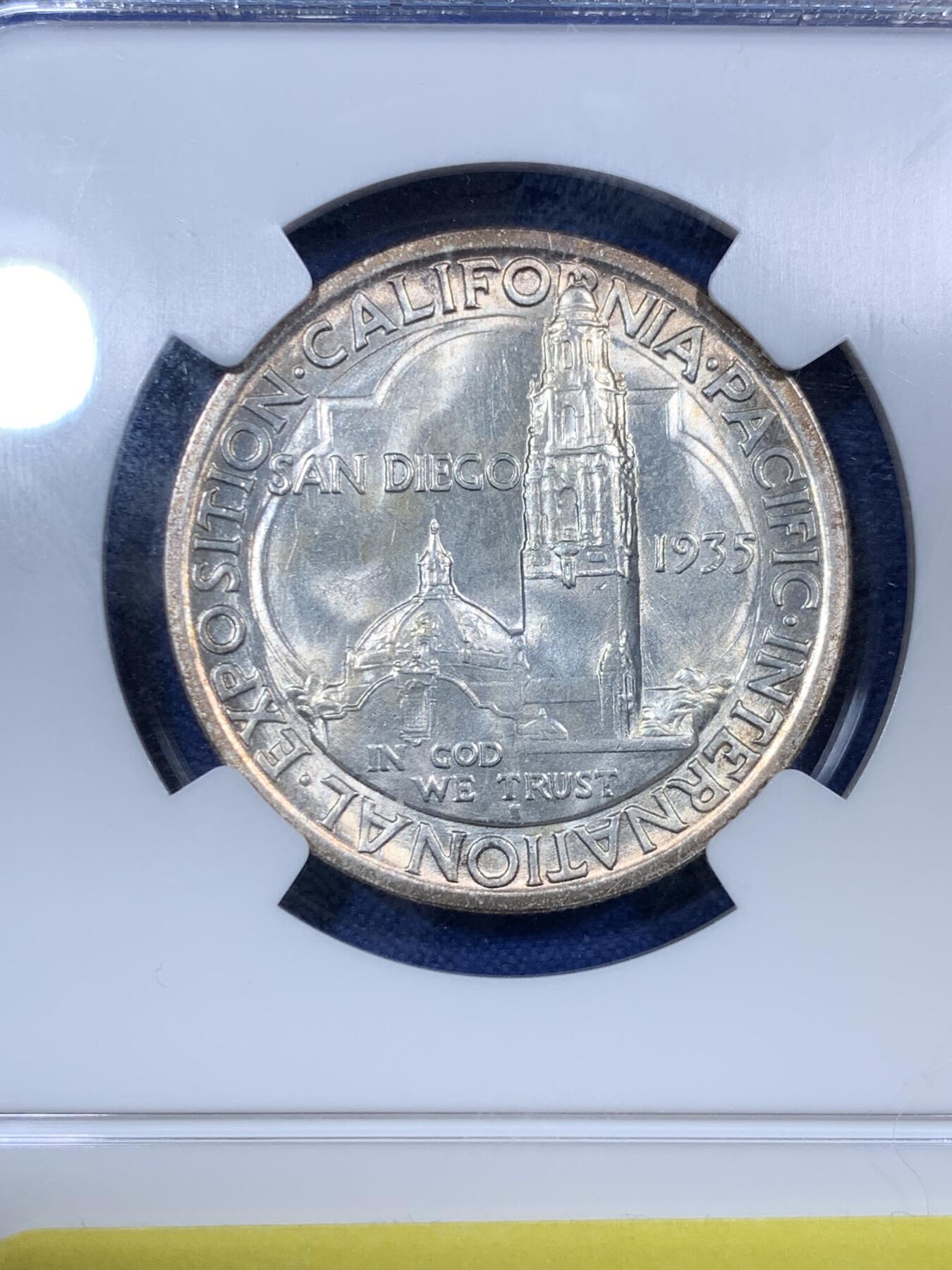 《竞宝斋》第288场-周六， 周日，周一 3场连拍 （全场包邮） NGC MS64 美国1935年圣迭戈50美分银币 原光品相 淡金色包浆