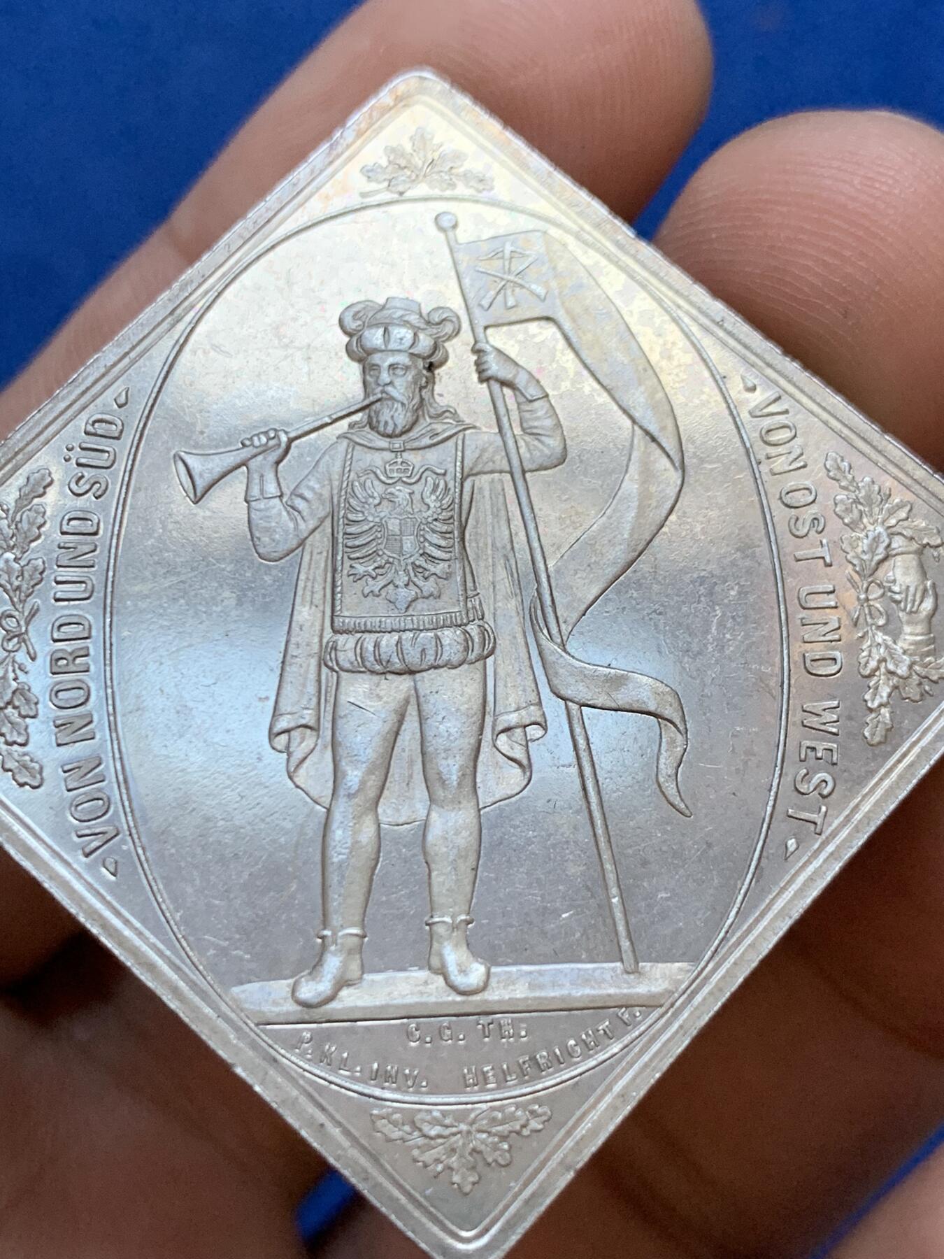 《竞宝斋》第288场-周六， 周日，周一 3场连拍 （全场包邮） 德国 1884 莱比锡 设计节 方形银章 细节极好 带出厂保护层 非常少的品种 27.8克 对边36.5mm