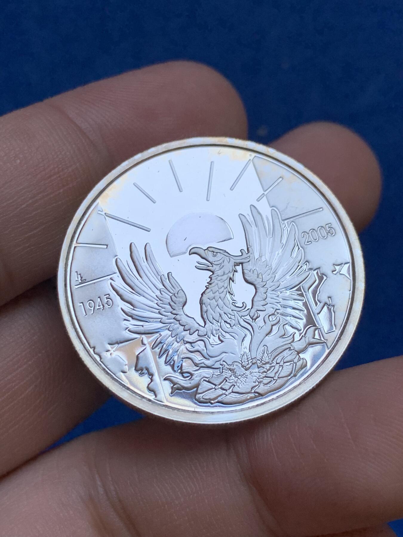 《竞宝斋》第288场-周六， 周日，周一 3场连拍 （全场包邮） 比利时2005年60年和平和自由欧洲之星系列银币10欧元 细节见图