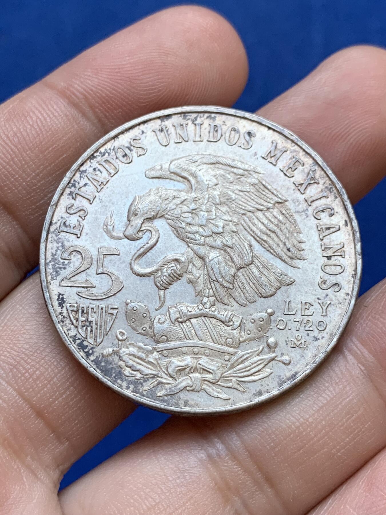 《竞宝斋》第288场-周六， 周日，周一 3场连拍 （全场包邮） 1968年墨西哥25比索银币 UNC品