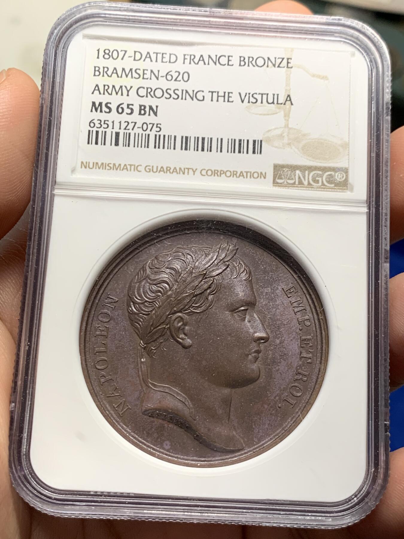 《竞宝斋》第288场-周六， 周日，周一 3场连拍 （全场包邮） NGC MS65BN 法国 1807 拿破仑 维斯瓦河 纪念铜章 迷人的巧克力包浆 河畔半裸的少女 意境起来了