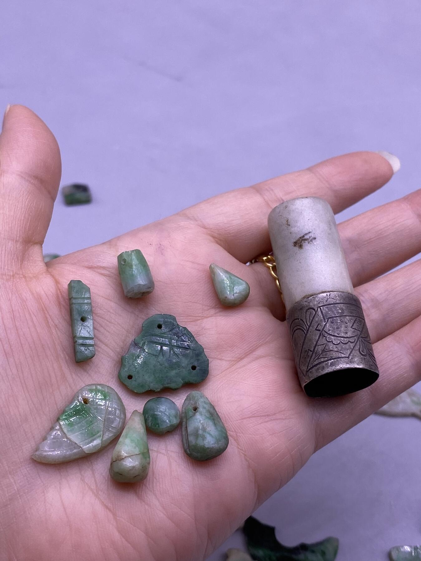 处理杂翠60个，尺寸0.8-5.6厘米，品相如图，600包快递