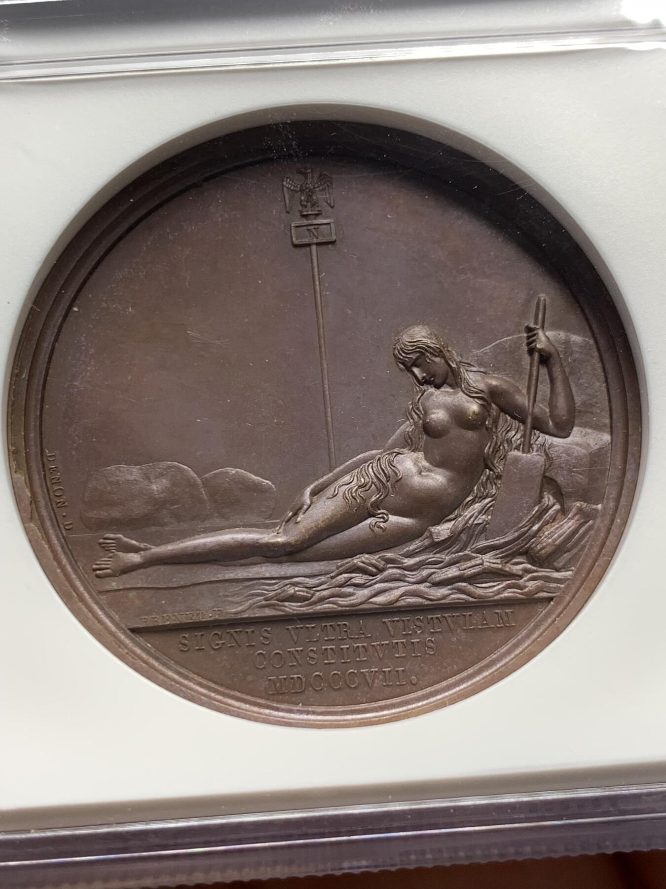 《竞宝斋》第288场-周六， 周日，周一 3场连拍 （全场包邮） NGC MS65BN 法国 1807 拿破仑 维斯瓦河 纪念铜章 迷人的巧克力包浆 河畔半裸的少女 意境起来了