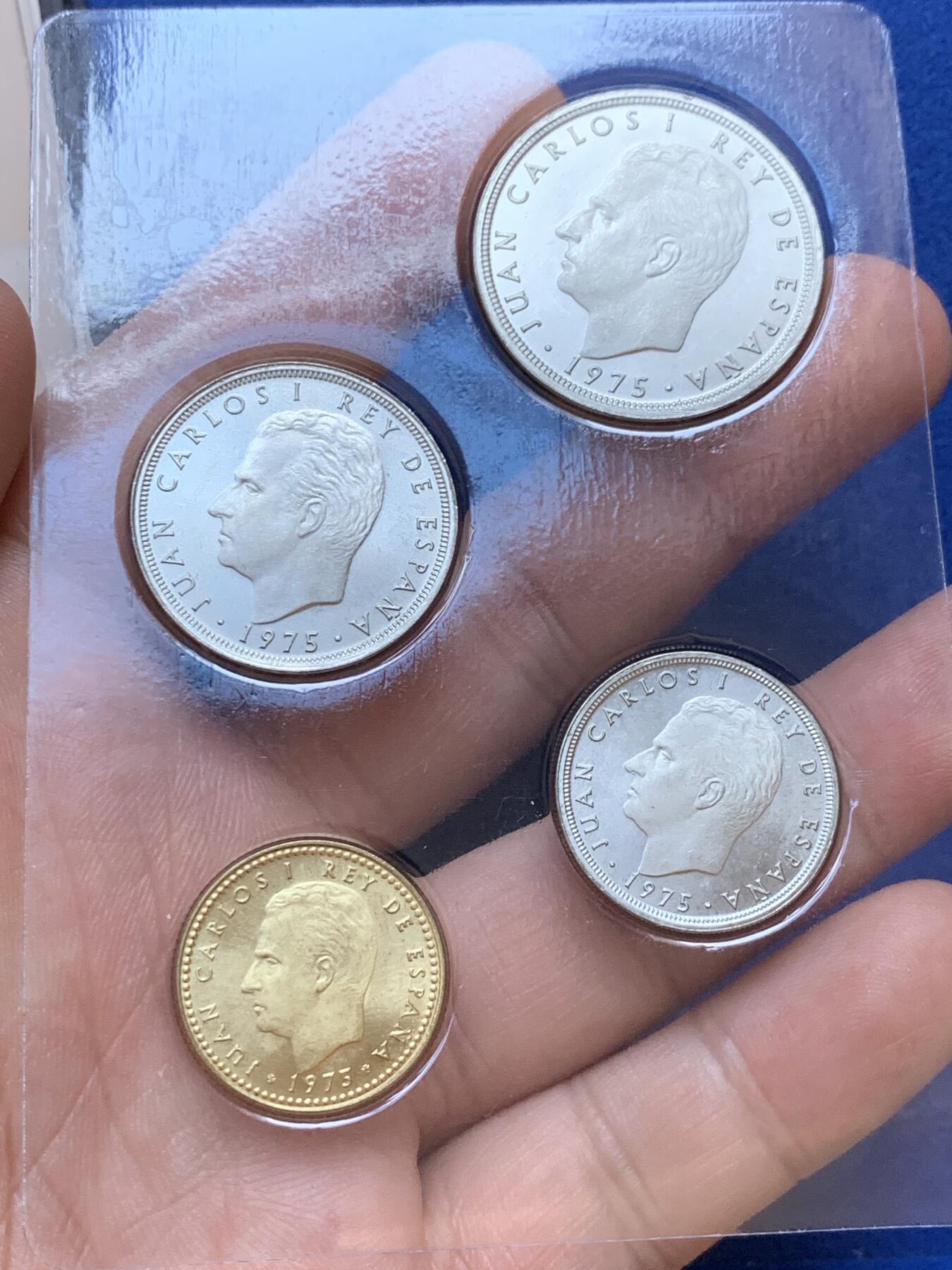 《竞宝斋》第288场-周六， 周日，周一 3场连拍 （全场包邮） 册装 西班牙1975胡安卡洛斯一世4枚装套币