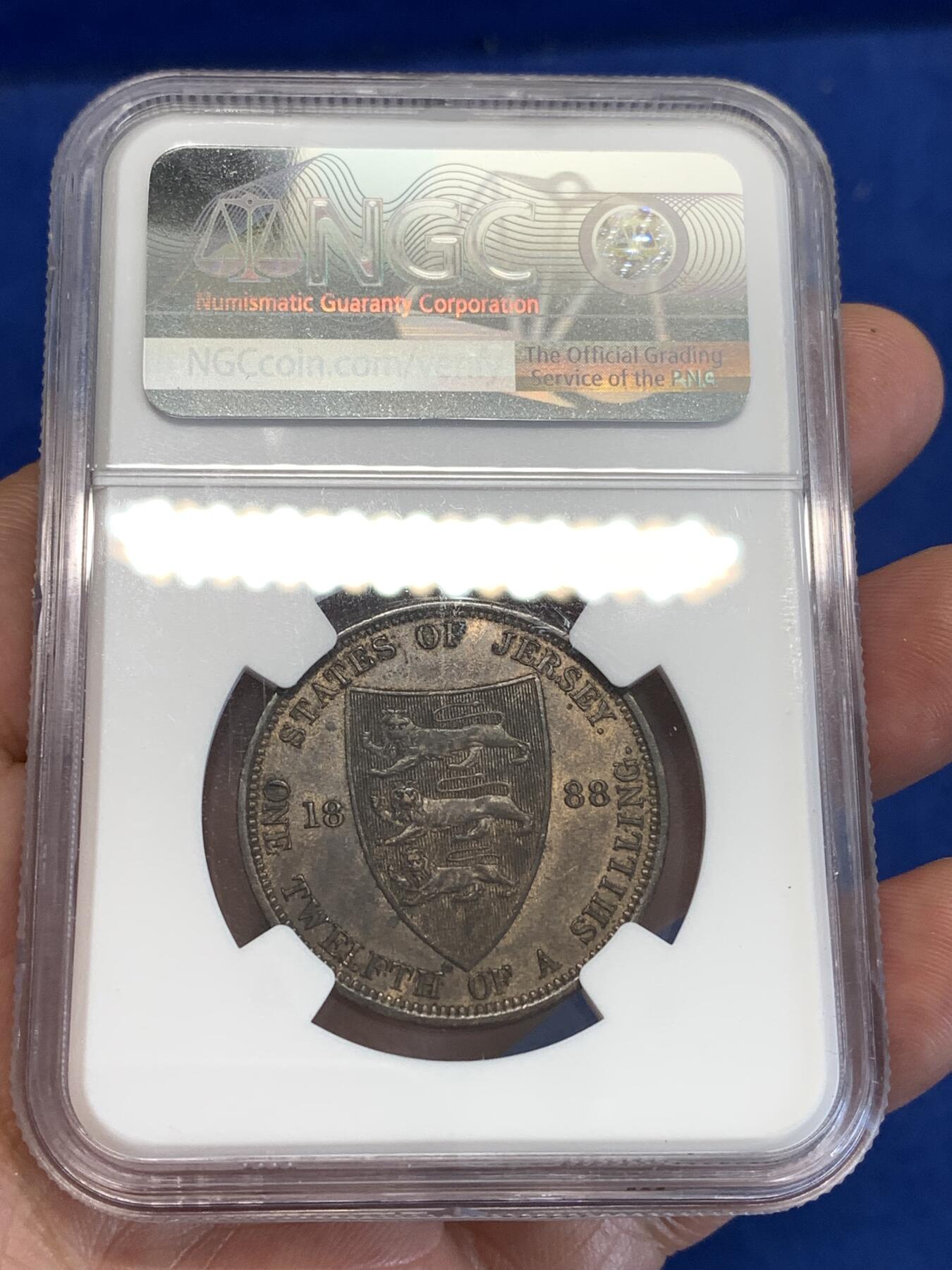 《竞宝斋》第288场-周六， 周日，周一 3场连拍 （全场包邮） NGC AU58BN 英属泽西岛1888年维多利亚女皇1/12先令铜币 状态好 更高分只有九枚