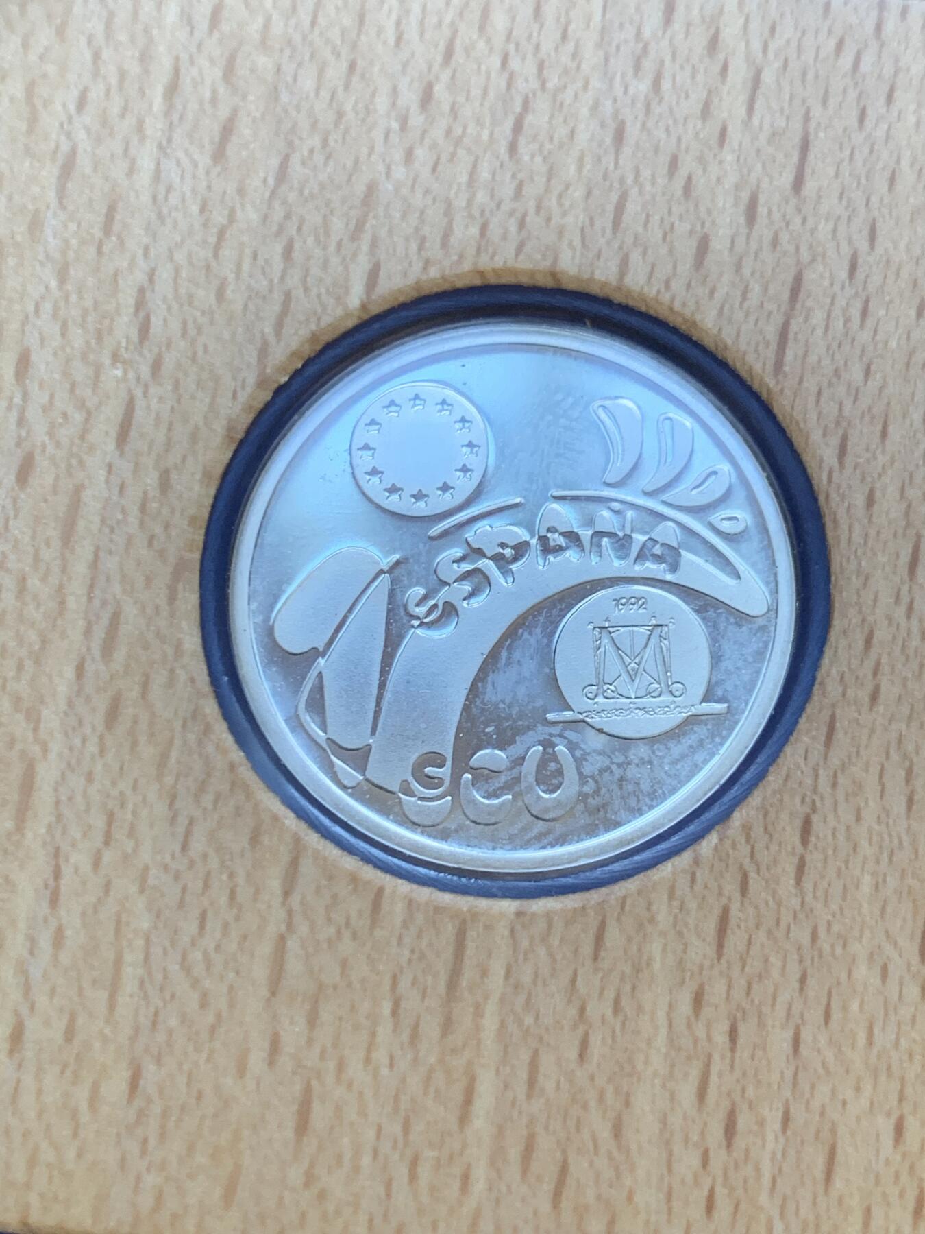 《竞宝斋》第288场-周六， 周日，周一 3场连拍 （全场包邮） 原盒 西班牙1992年 1艾古 精制银币